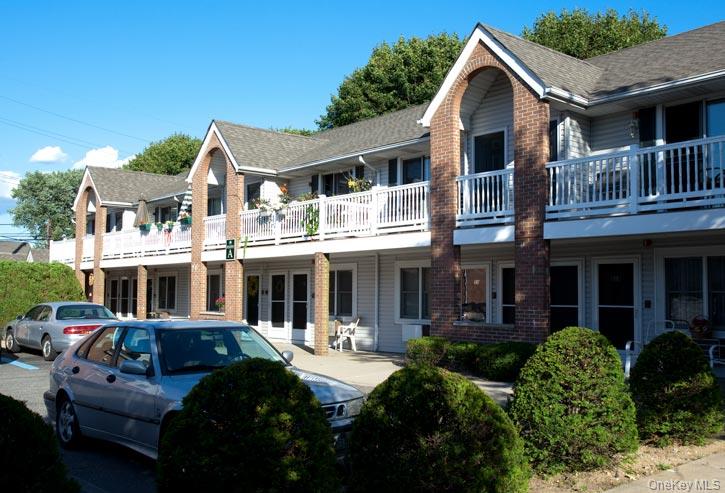 870 Little East Neck Road, Unit D03