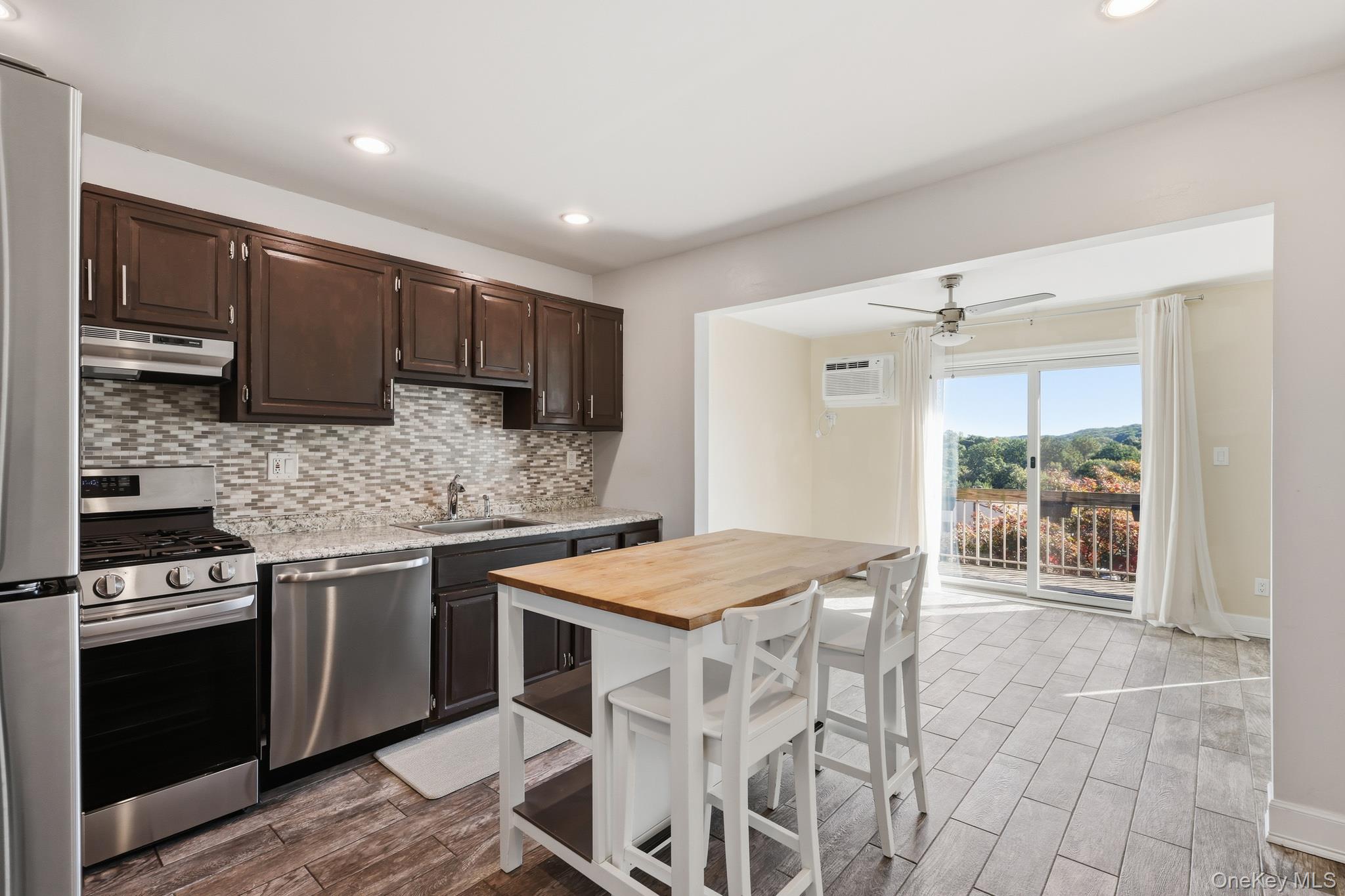 239 Country Club Lane – For Sale photo 6
