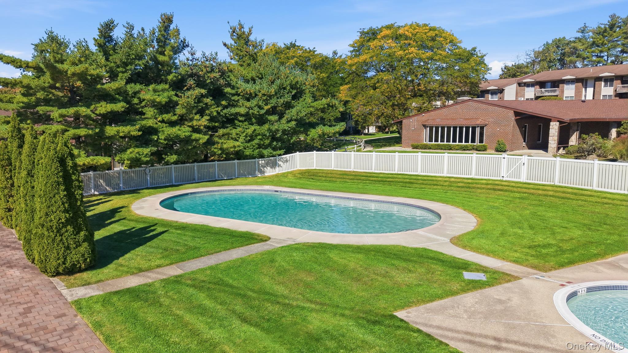 239 Country Club Lane – For Sale photo 28