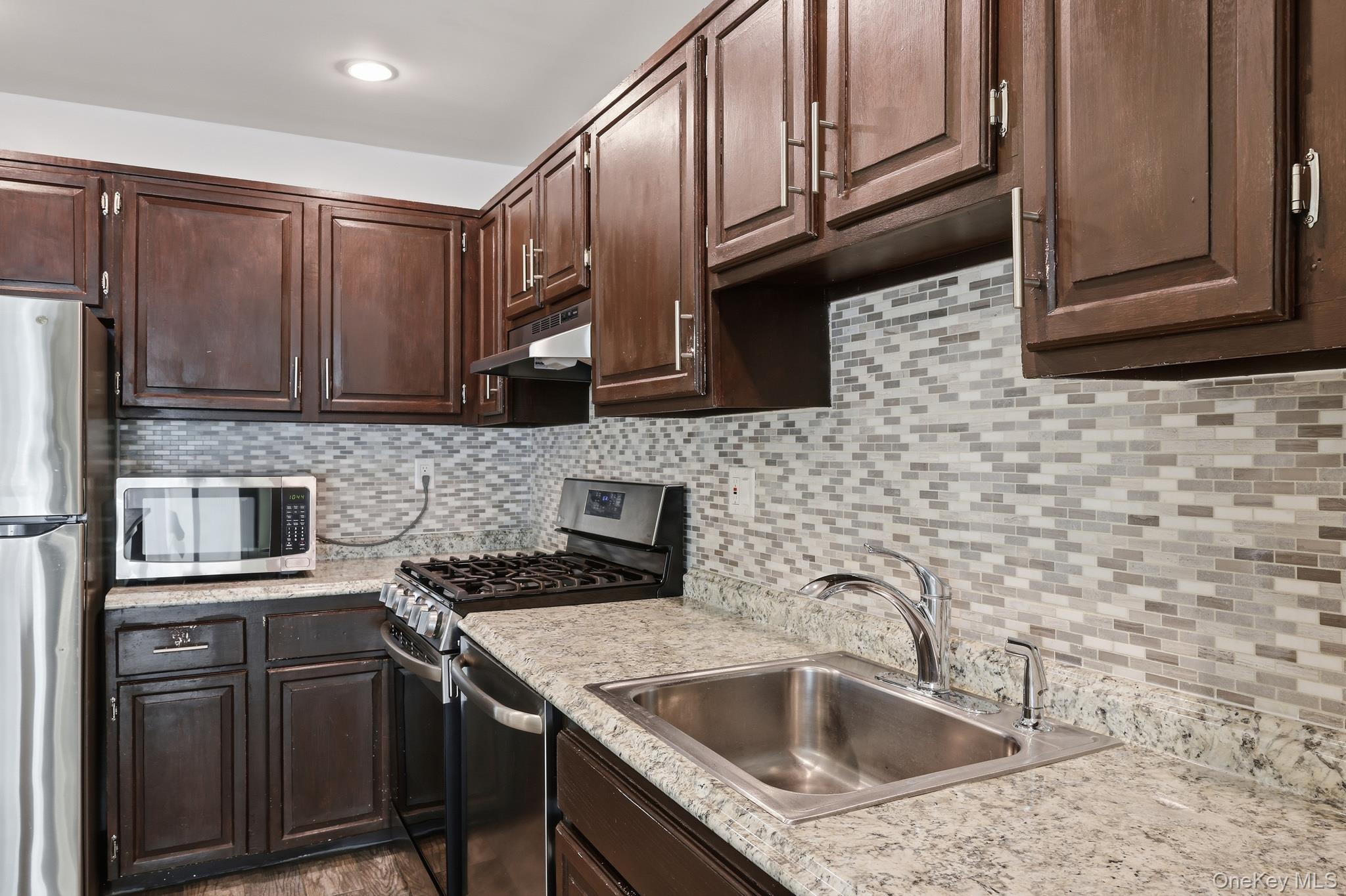 239 Country Club Lane – For Sale photo 8