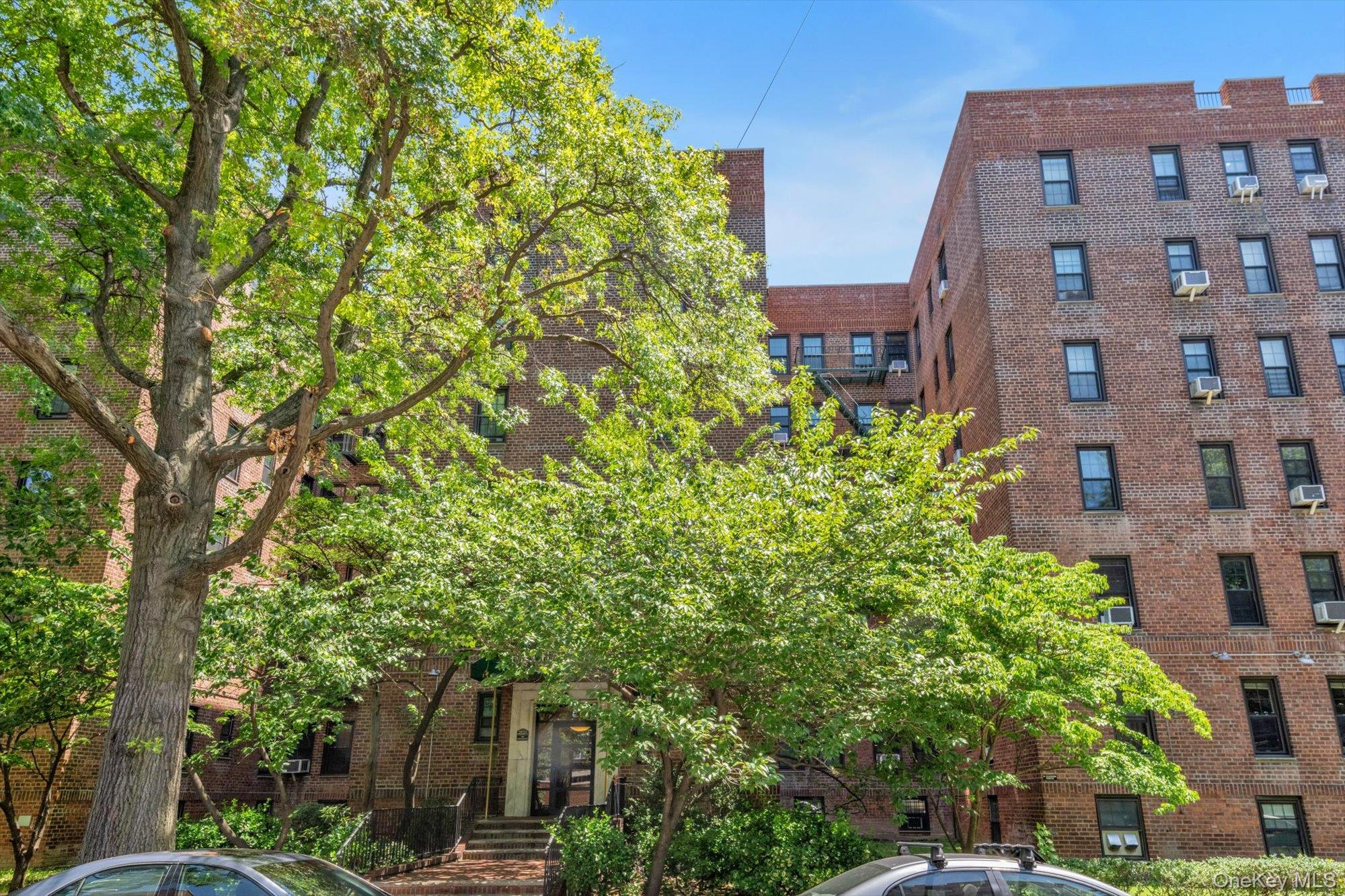 140-18 Burden Crescent, Unit 305 photo 13