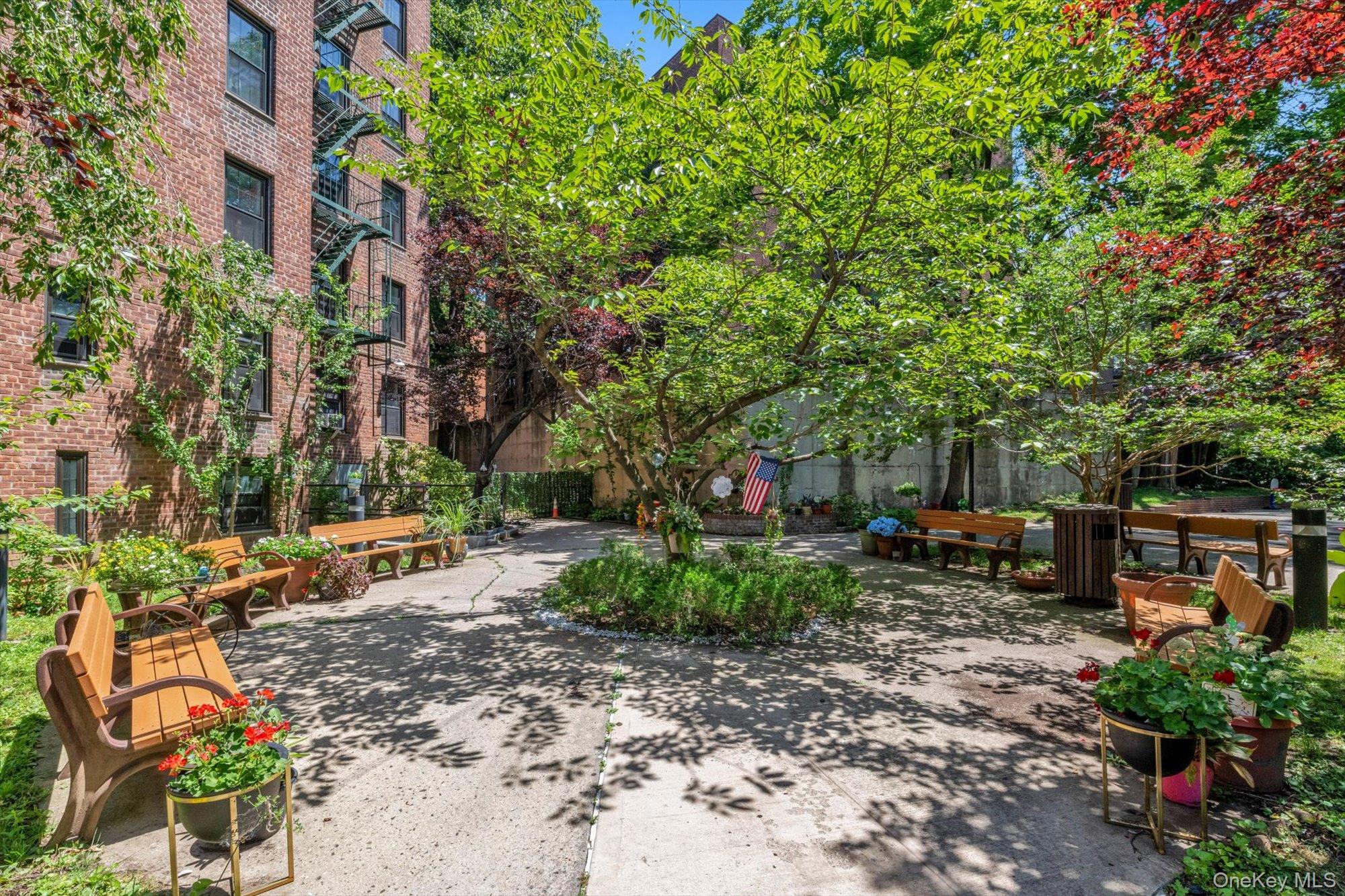 140-18 Burden Crescent, Unit 305 photo 12