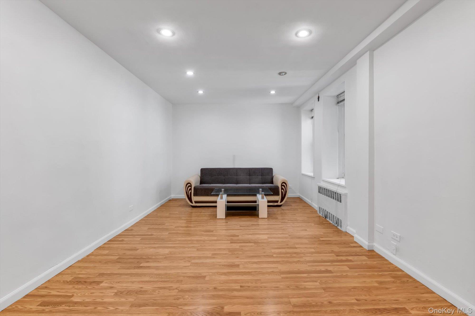 140-18 Burden Crescent, Unit 305 photo 3