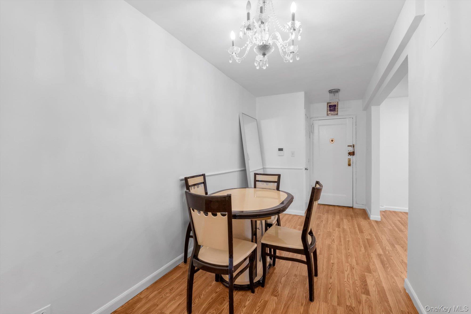 140-18 Burden Crescent, Unit 305 photo 6