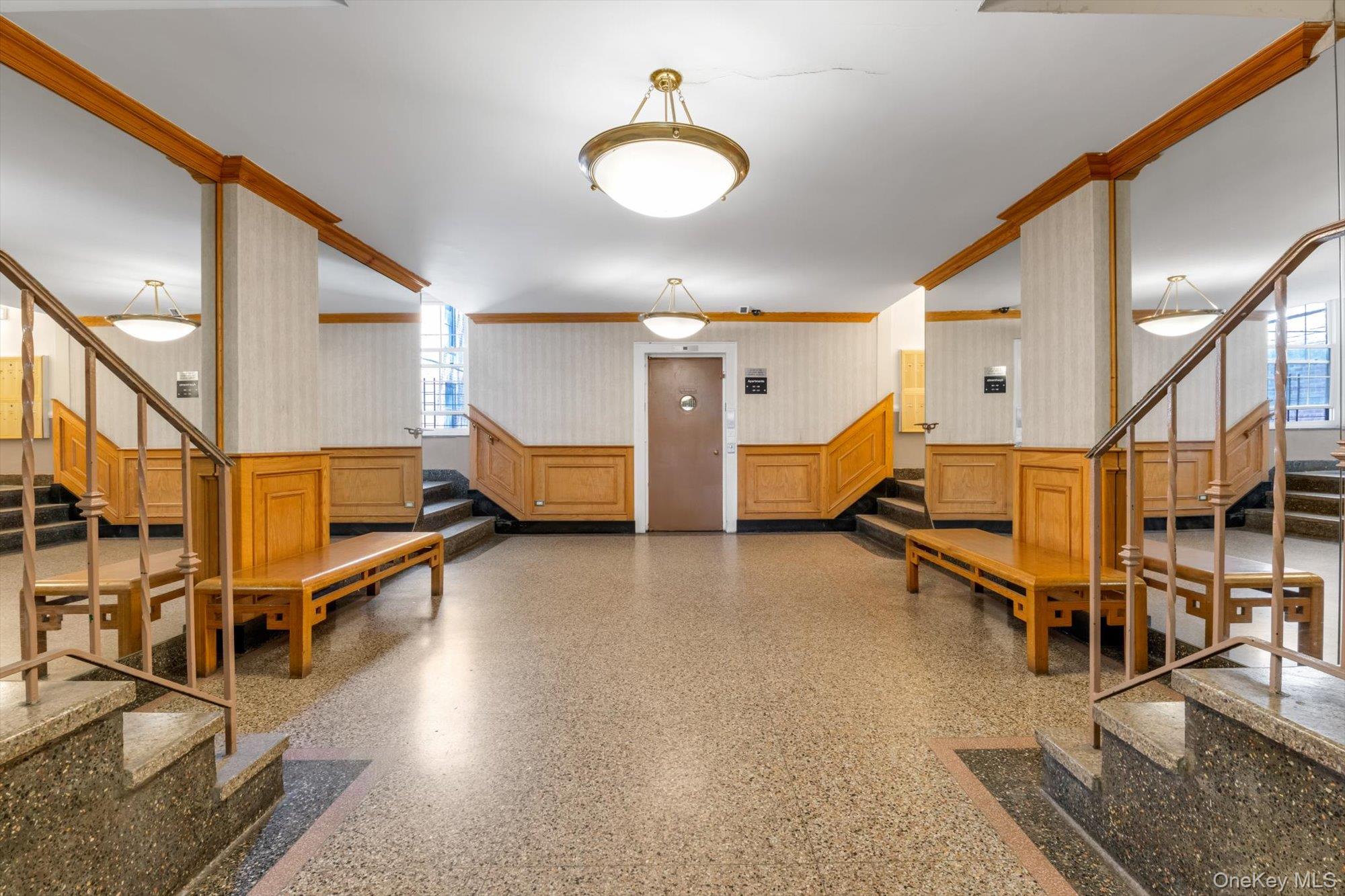 140-18 Burden Crescent, Unit 305 photo 2