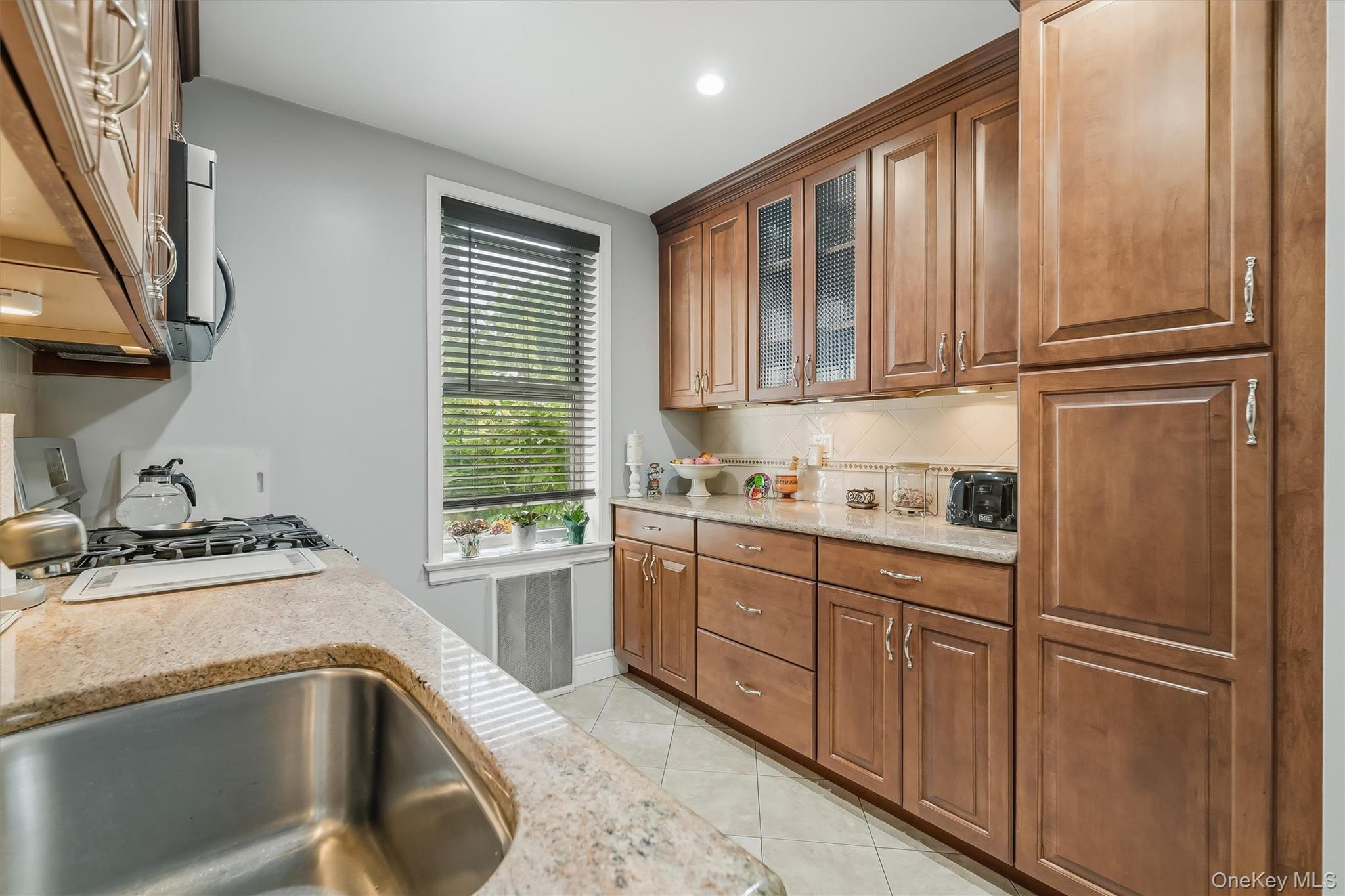 125 Bronx River Road, Unit 2F photo 16