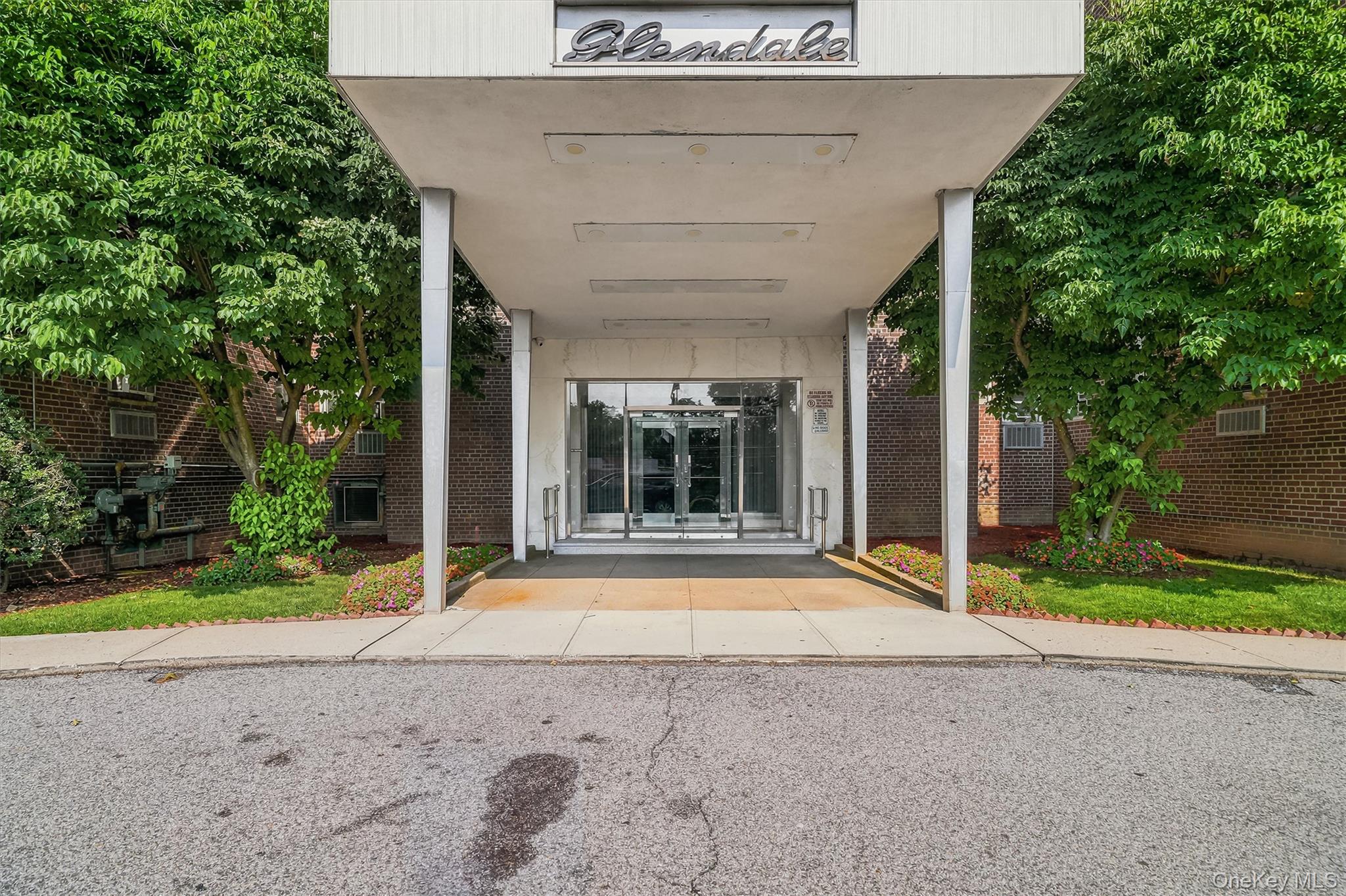 125 Bronx River Road, Unit 2F photo 32