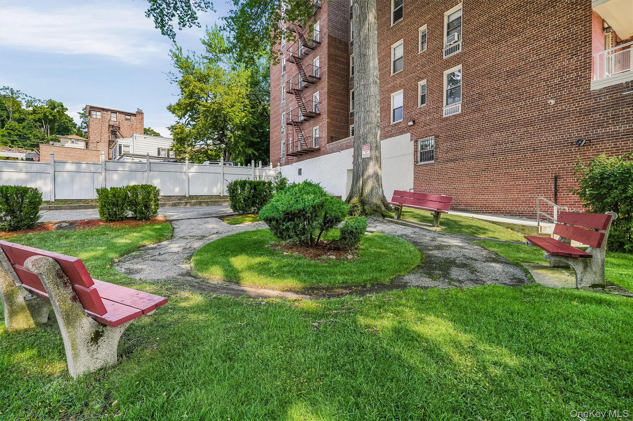 125 Bronx River Road, Unit 2F photo 30