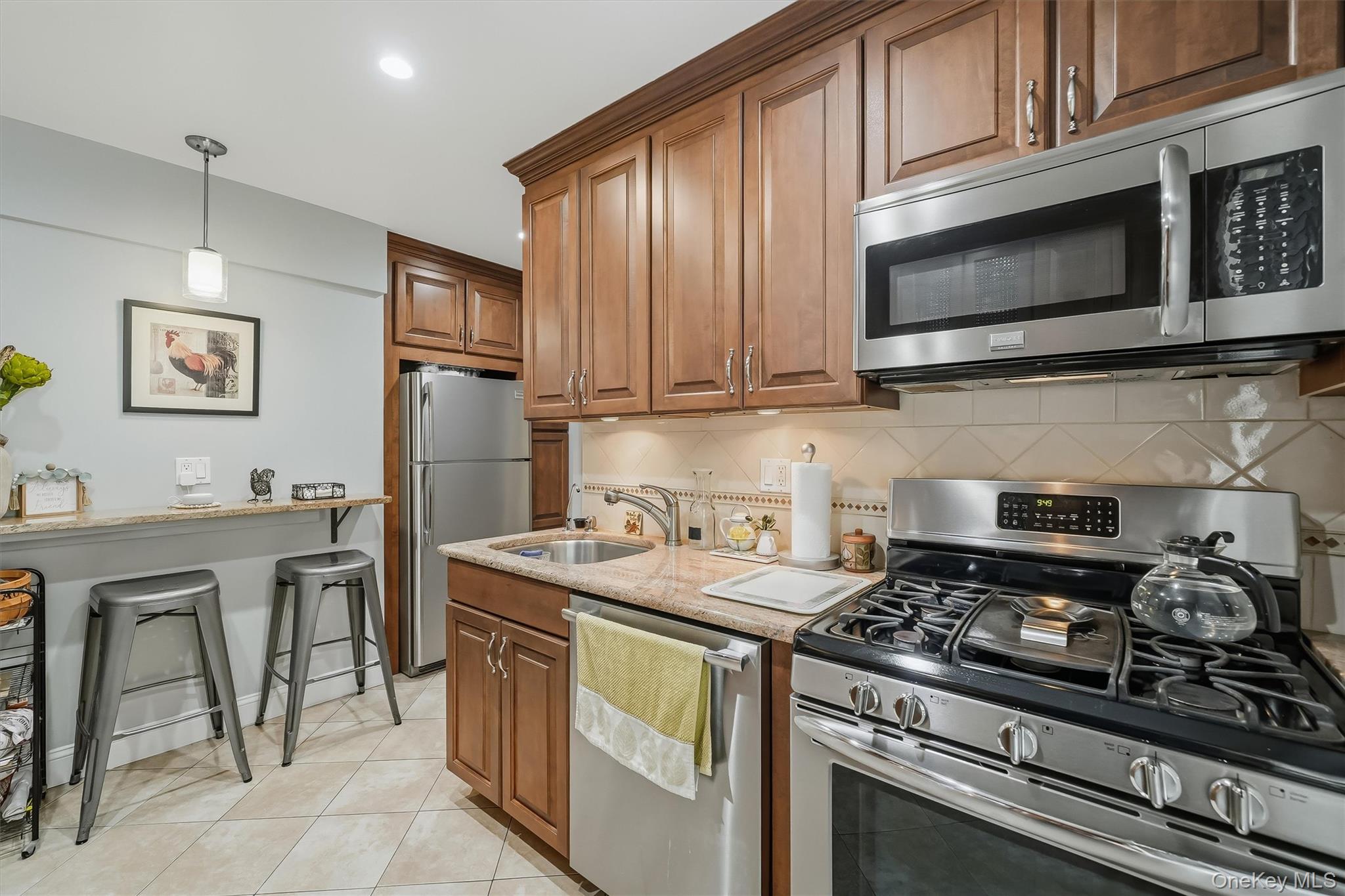 125 Bronx River Road, Unit 2F photo 18