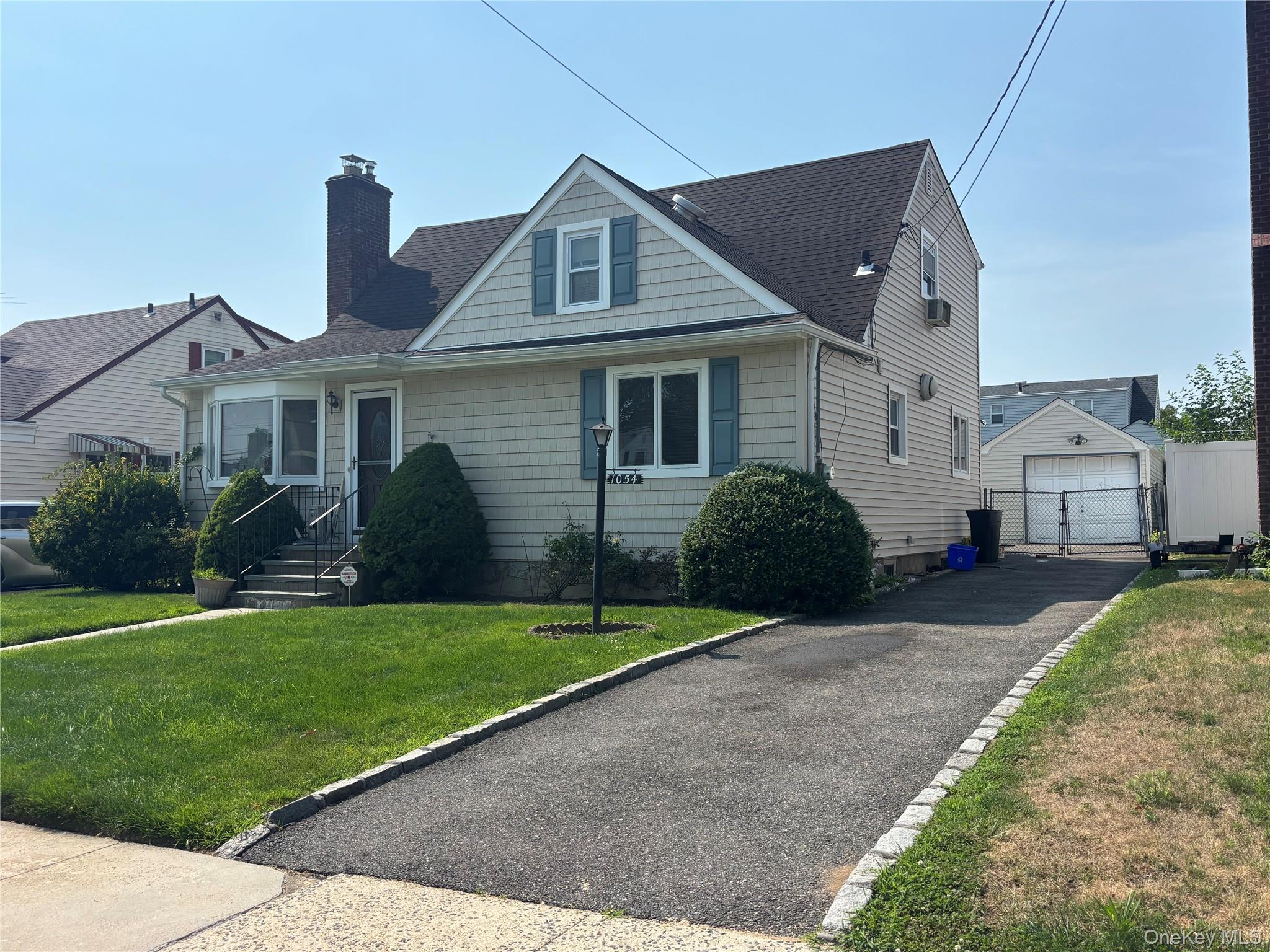 1054 Highland Street – For Sale photo 2