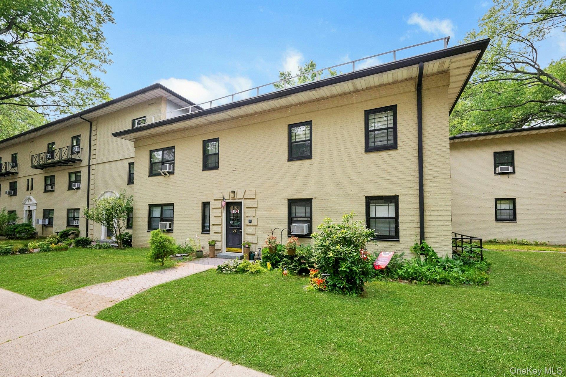 62 Manchester Road, Unit 2L photo 3