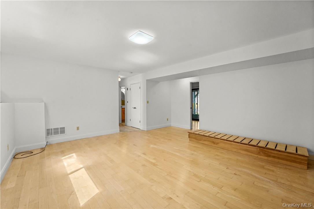 6 Scarborough Circle – For Rent photo 24