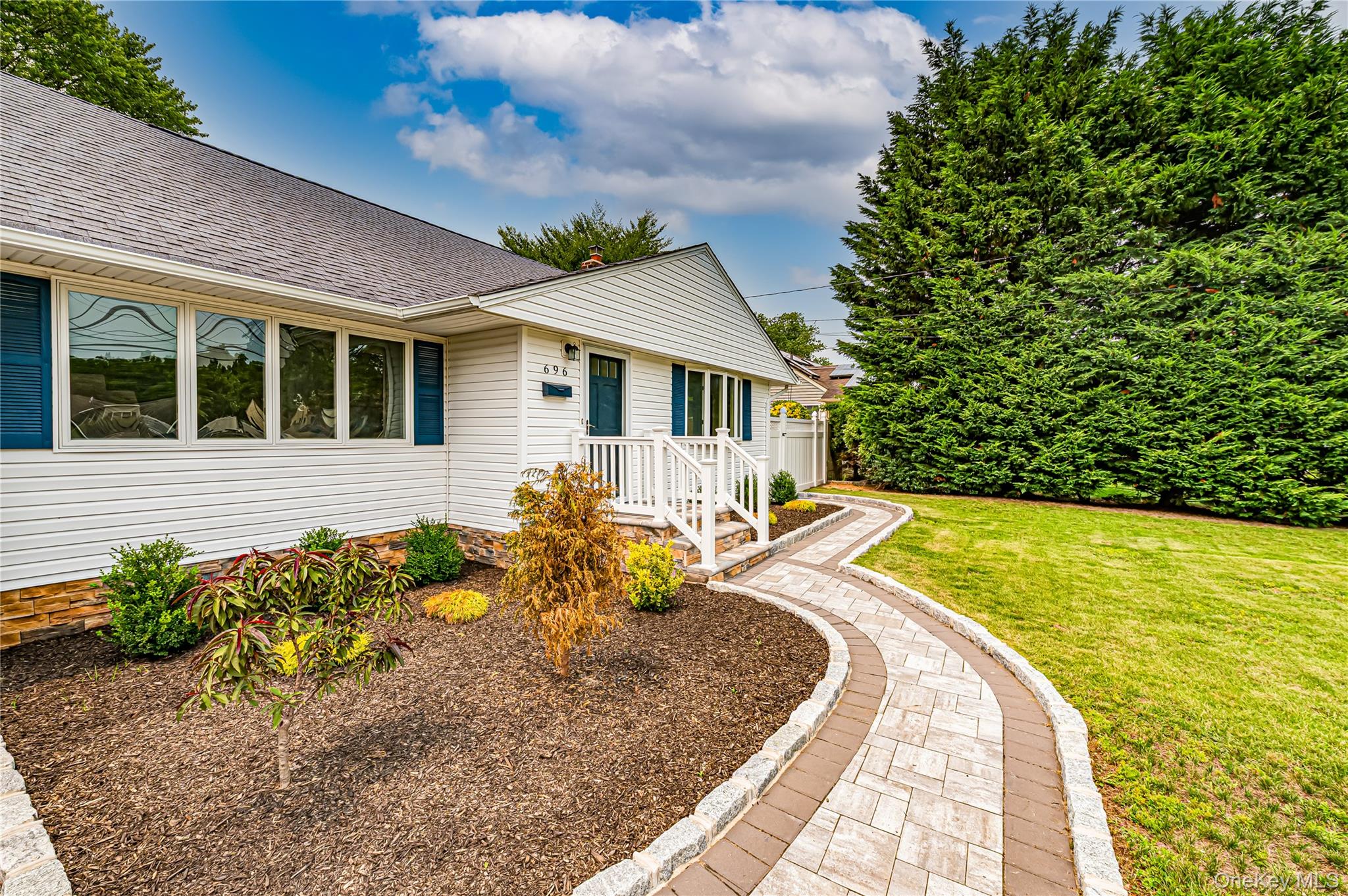 696 Peter Paul Drive – For Sale photo 2
