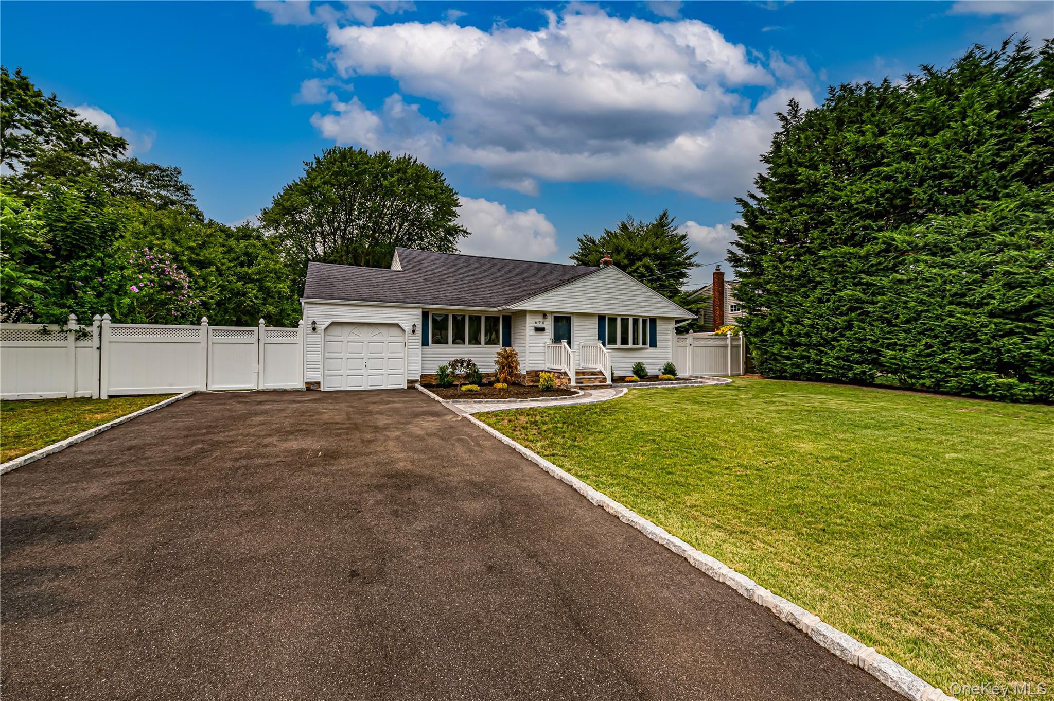 696 Peter Paul Drive – For Sale photo 3