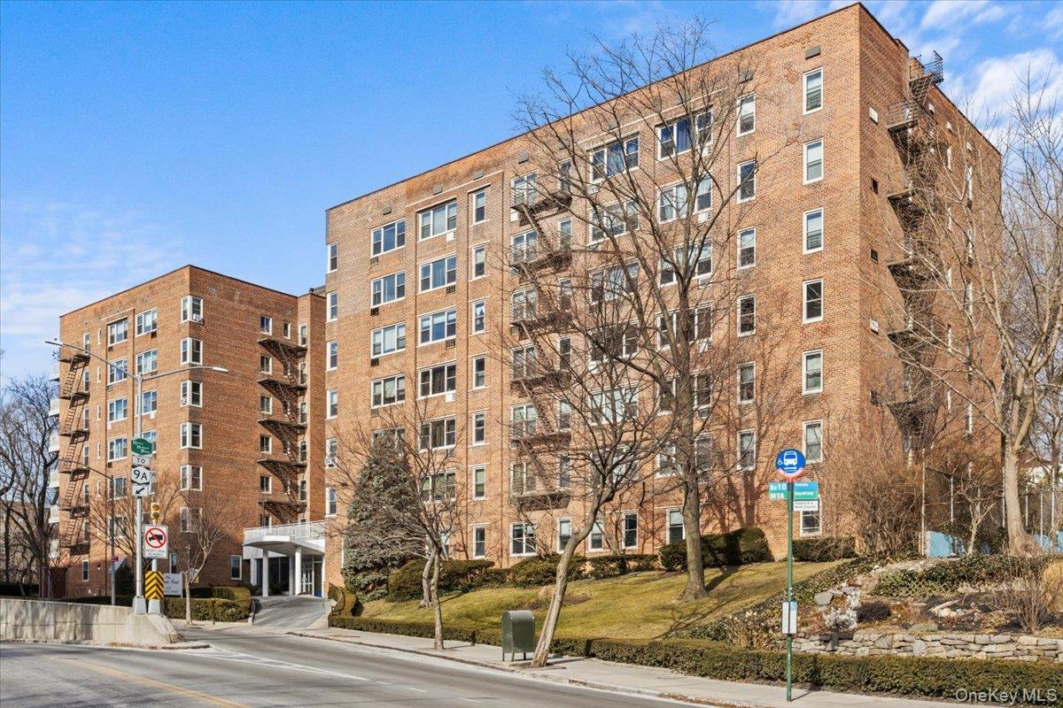 629 Kappock Street, Unit 4G photo 9