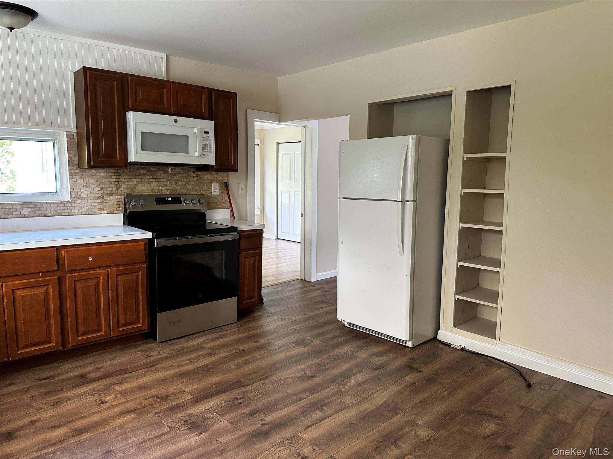 245-249 Lattintown Road – For Sale photo 6