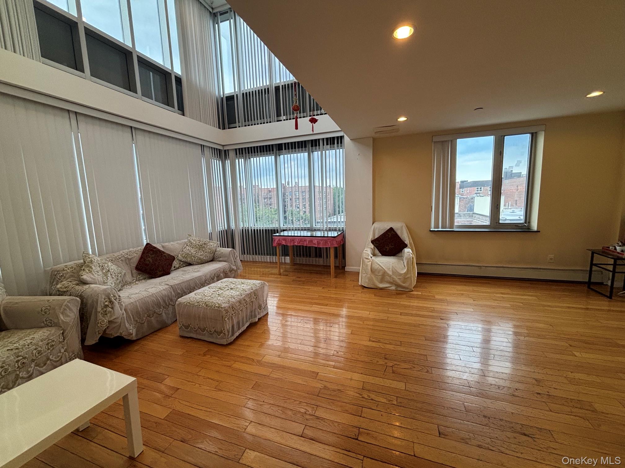38-30 Parsons Boulevard, Unit PHC photo 4