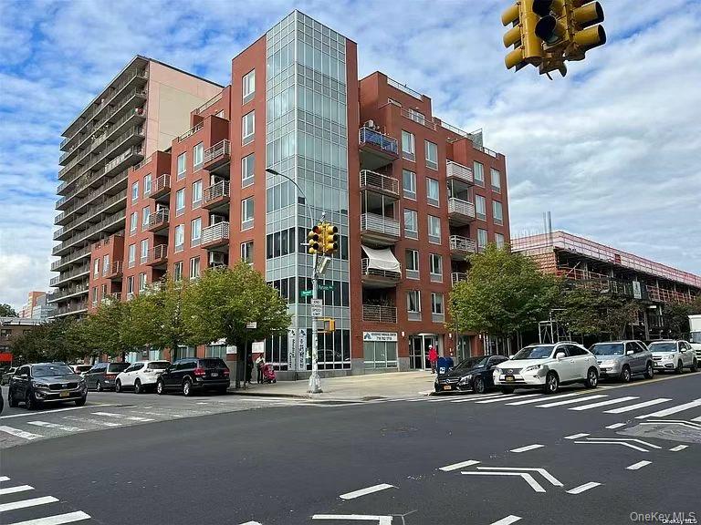 38-30 Parsons Boulevard, Unit PHC