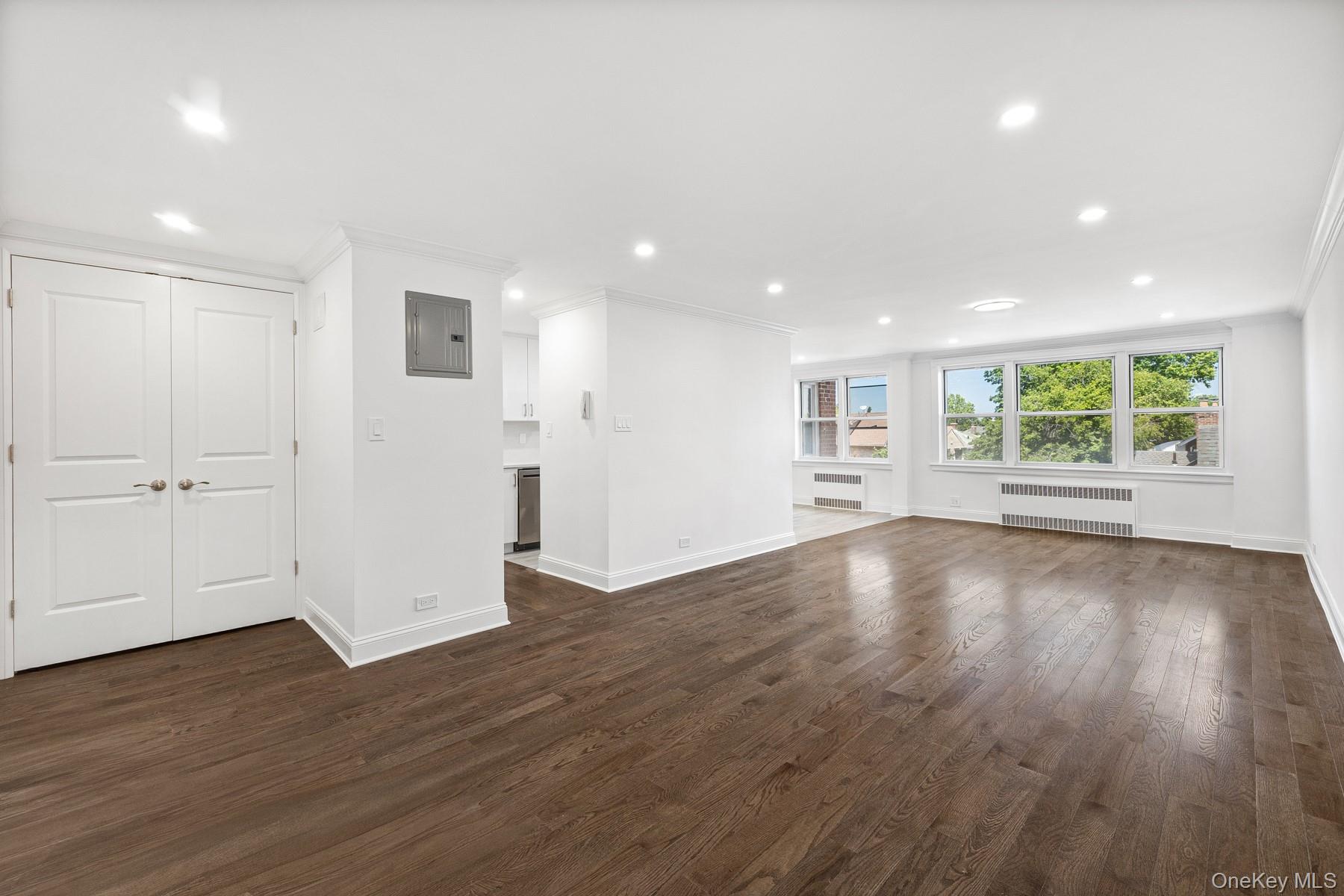 69-45 108th Street, Unit 4F photo 3