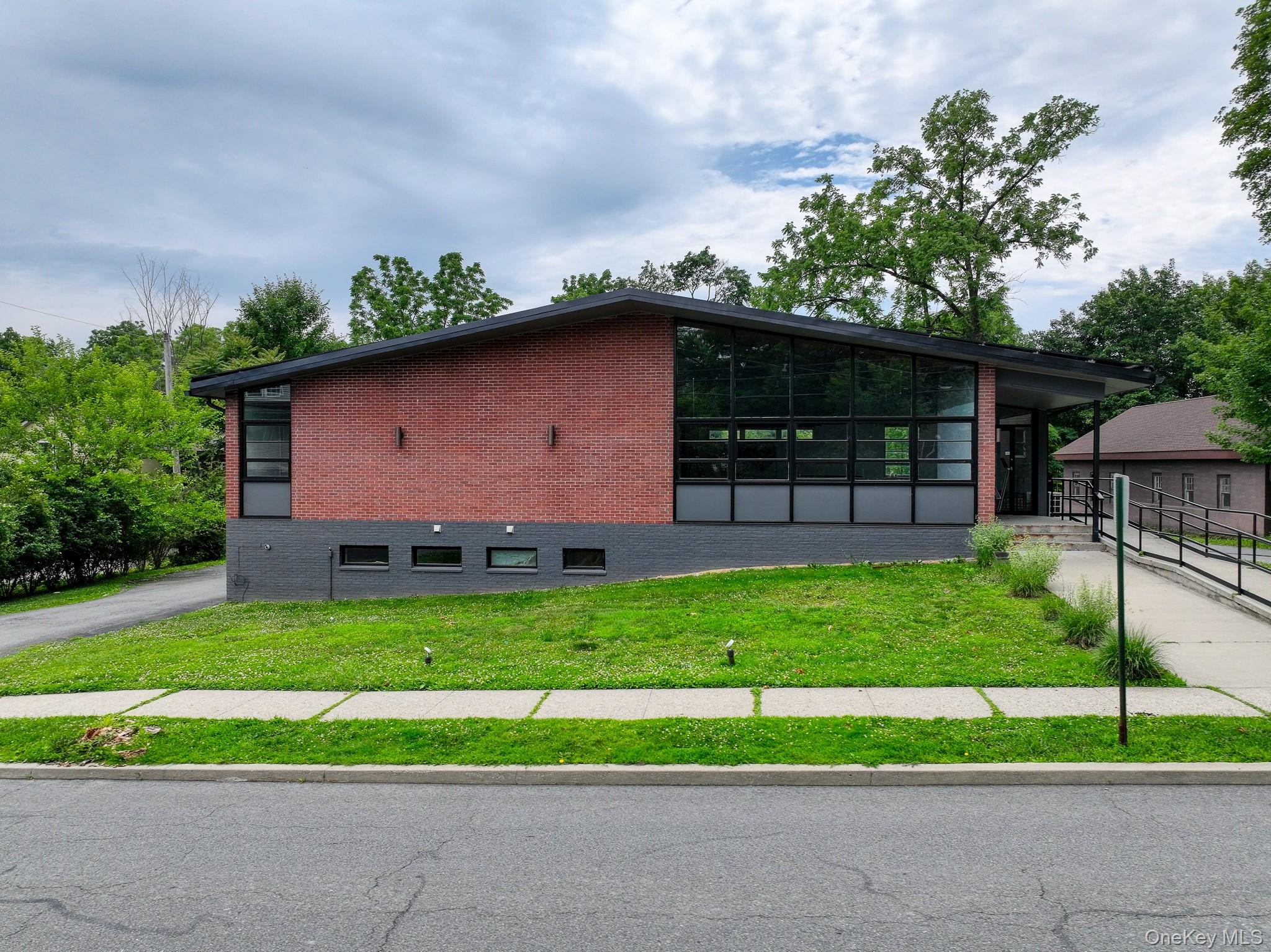 23 West Street, Unit Lower Leve