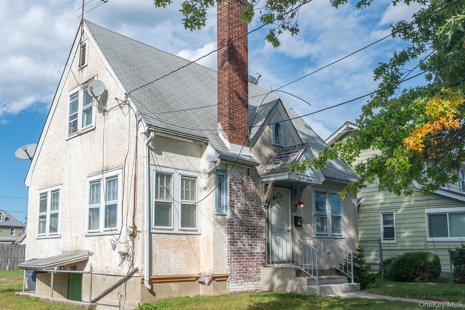 37 Davis Street – For Sale