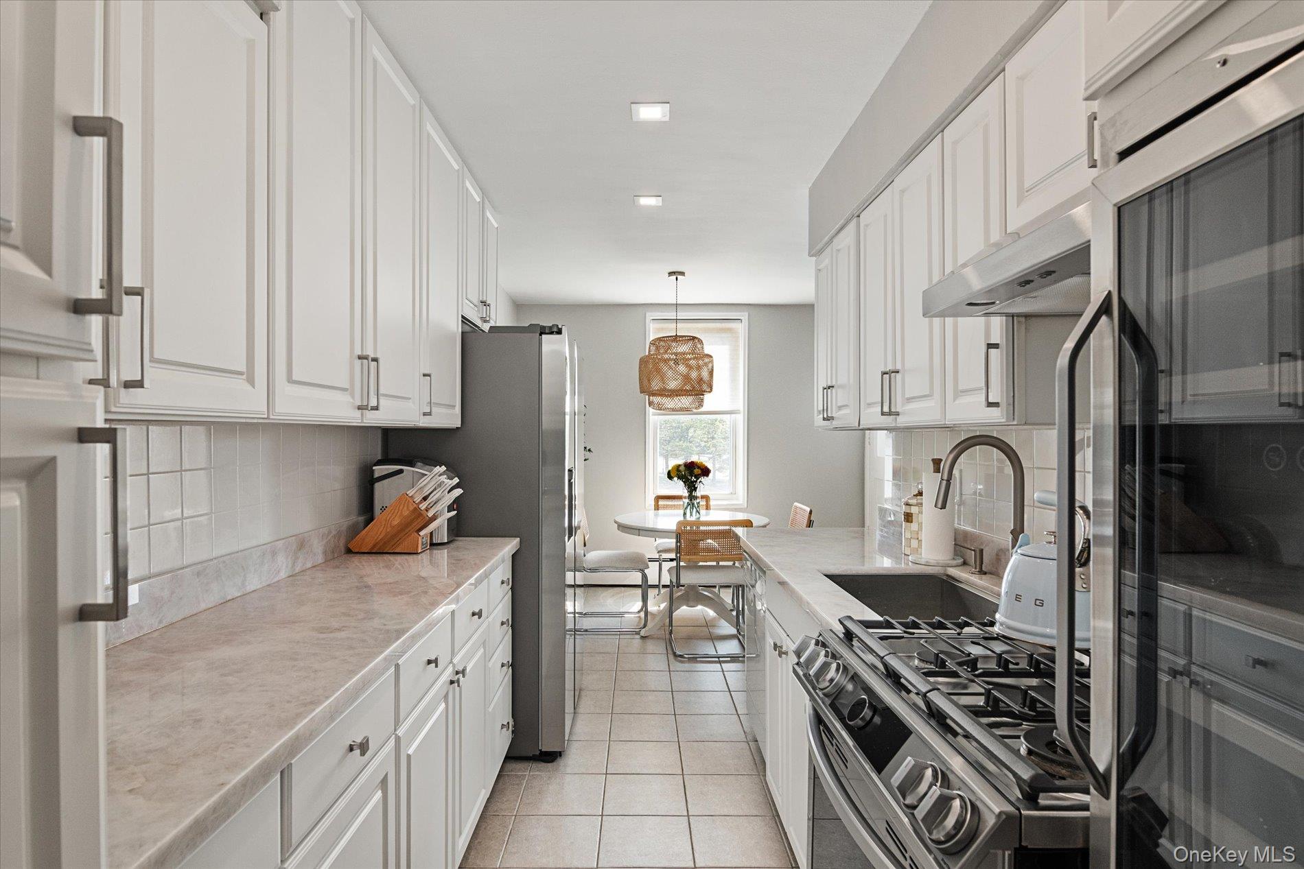 60 Hempstead Avenue, Unit 2C photo 2