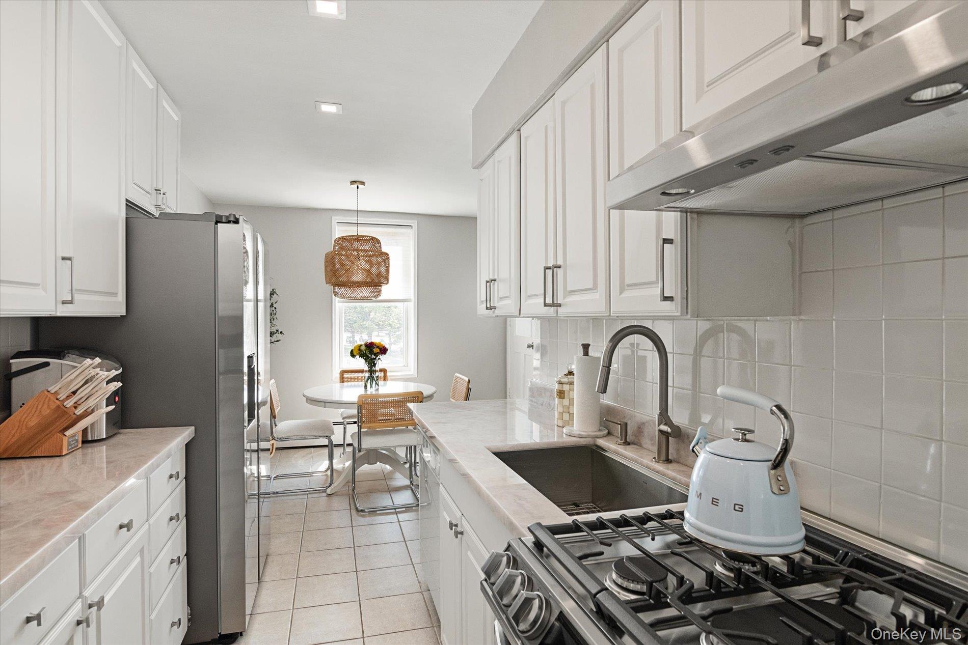 60 Hempstead Avenue, Unit 2C photo 3