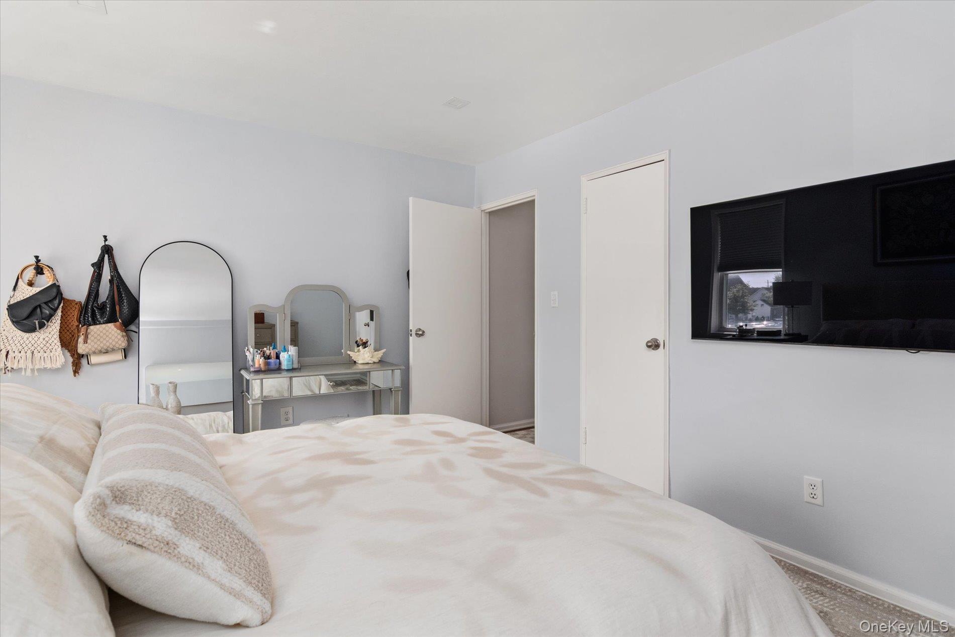 60 Hempstead Avenue, Unit 2C photo 13