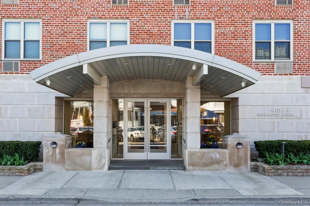 410 E Broadway, Unit 4T