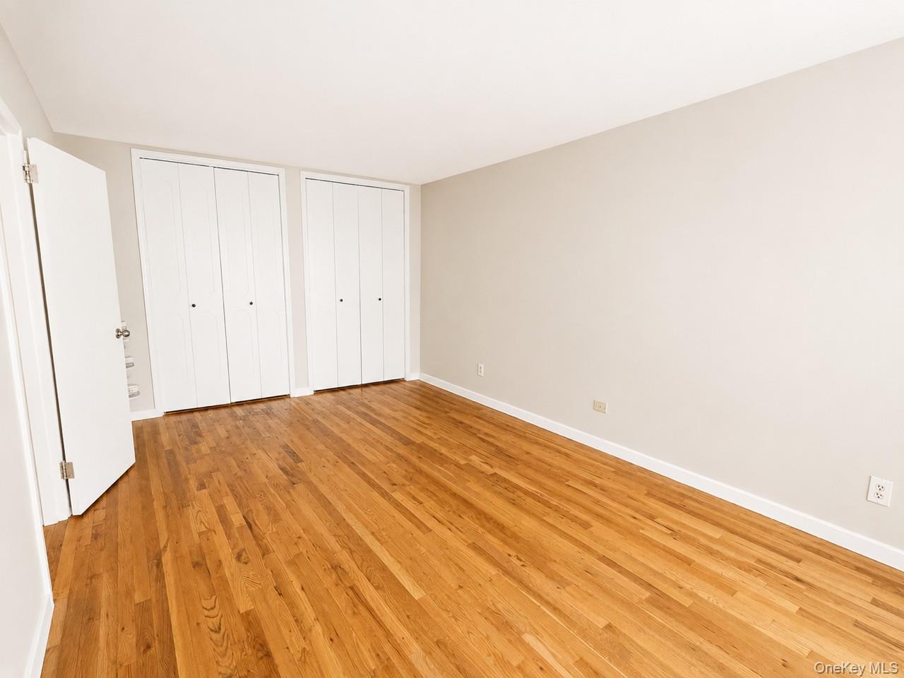410 E Broadway, Unit 4T photo 6