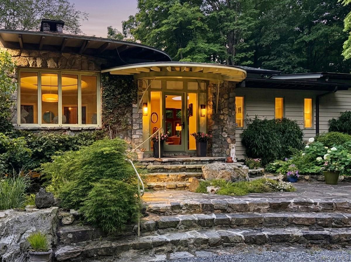 481 Old Albany Post Road – For Sale