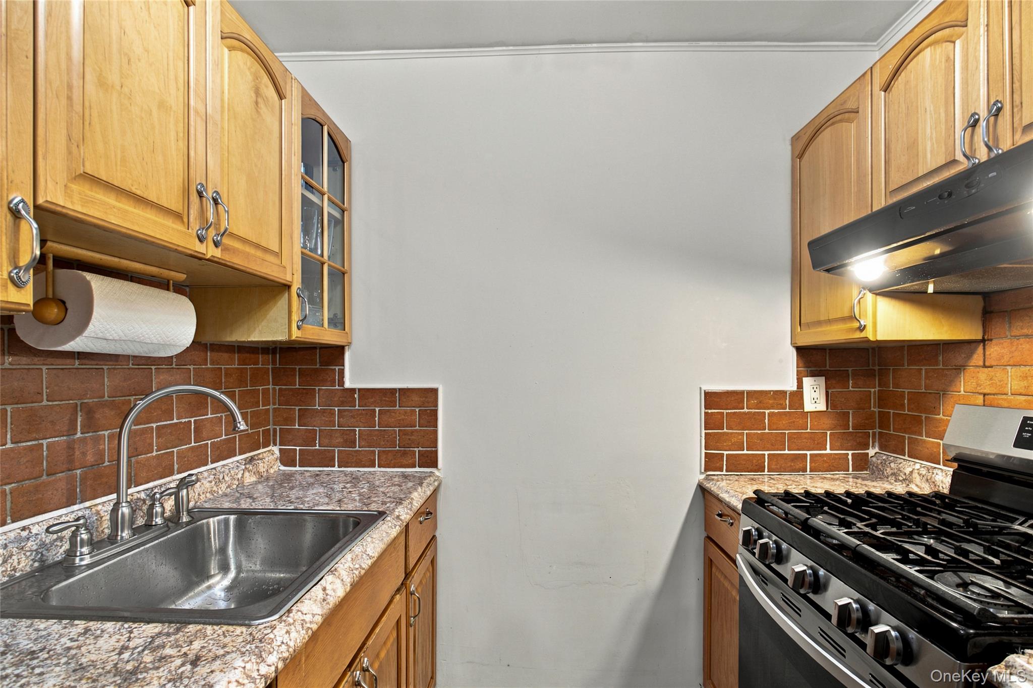 77 Carpenter Avenue, Unit 3B photo 11