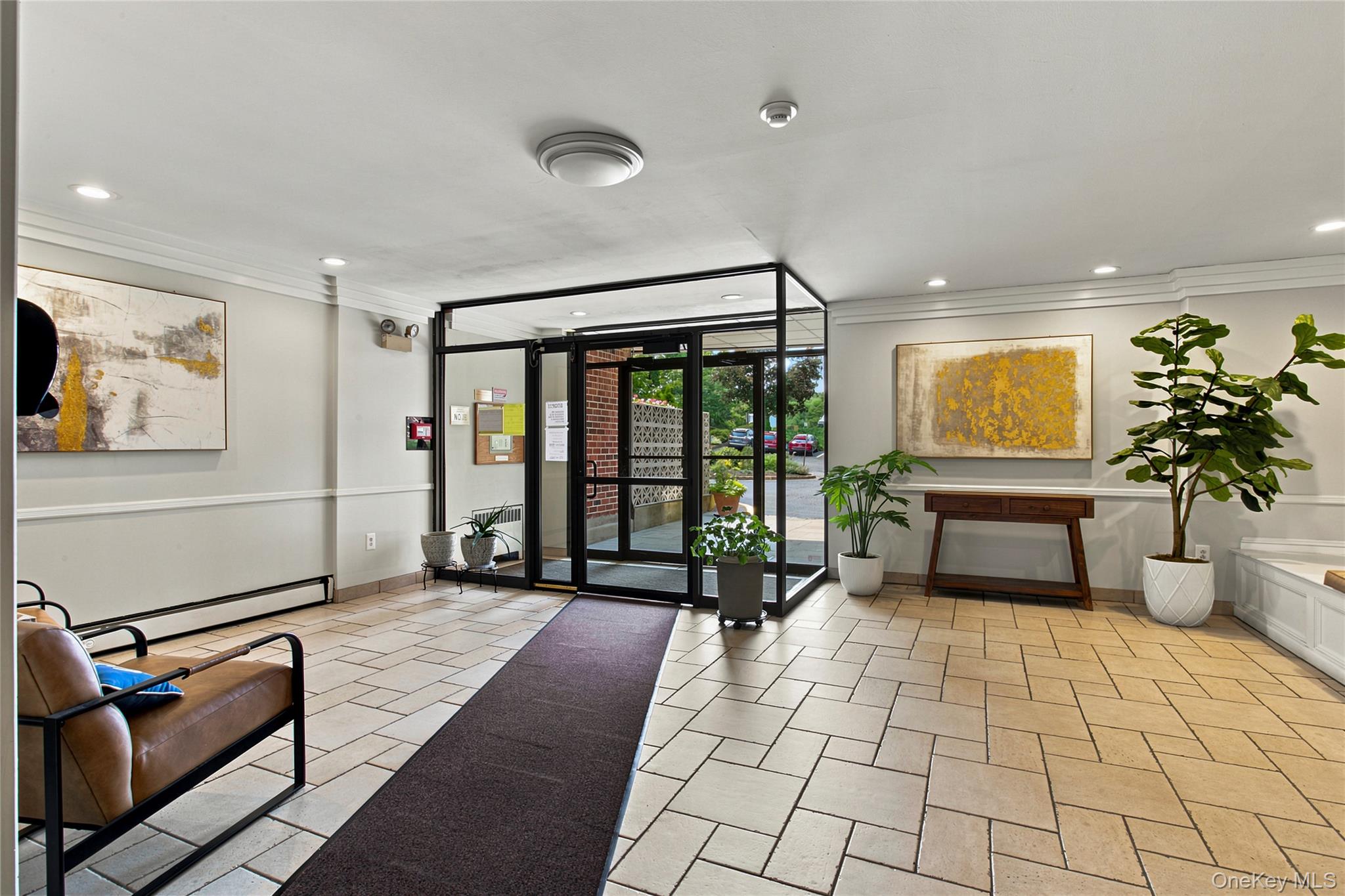 77 Carpenter Avenue, Unit 3B photo 5