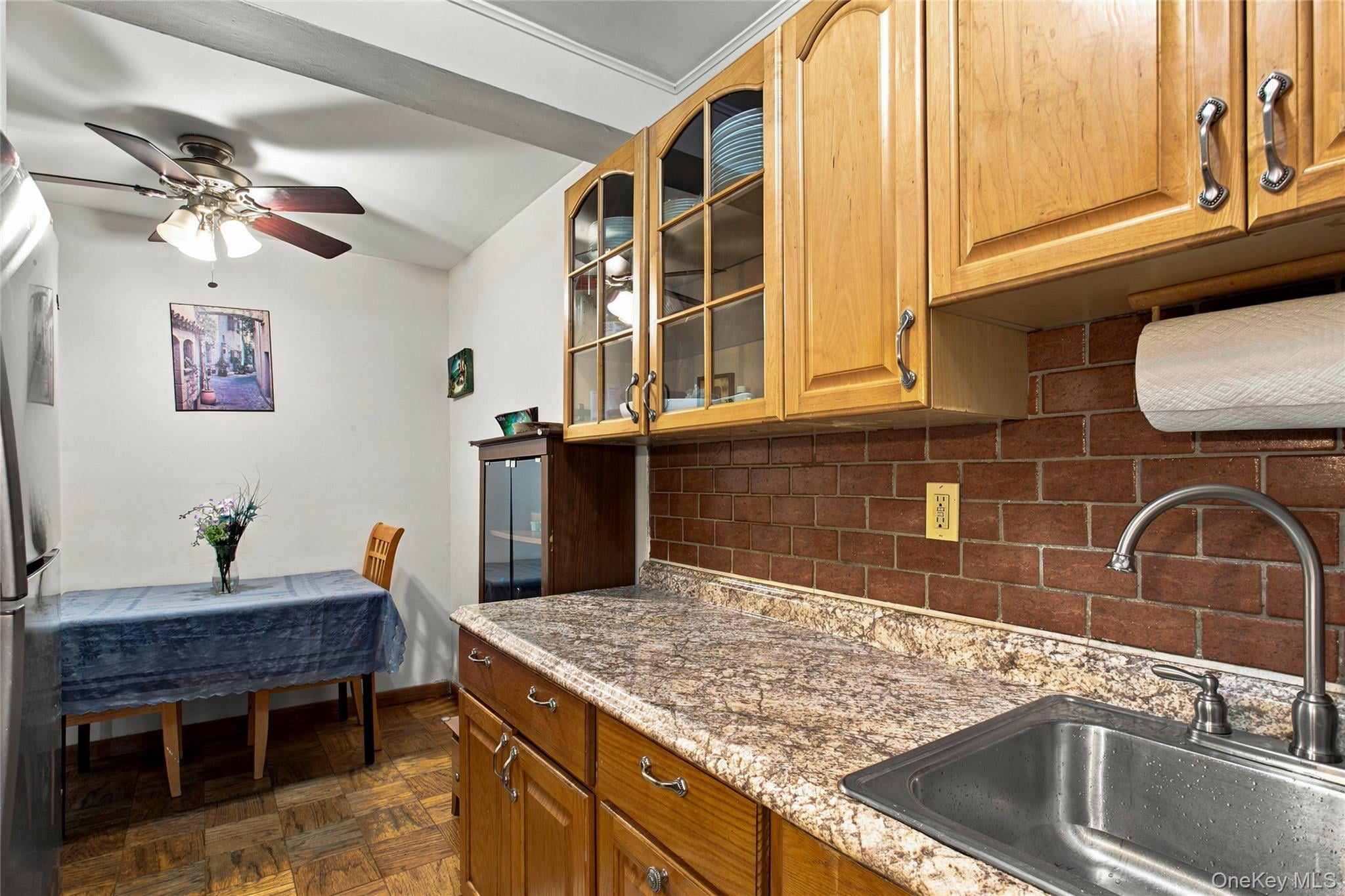 77 Carpenter Avenue, Unit 3B photo 9