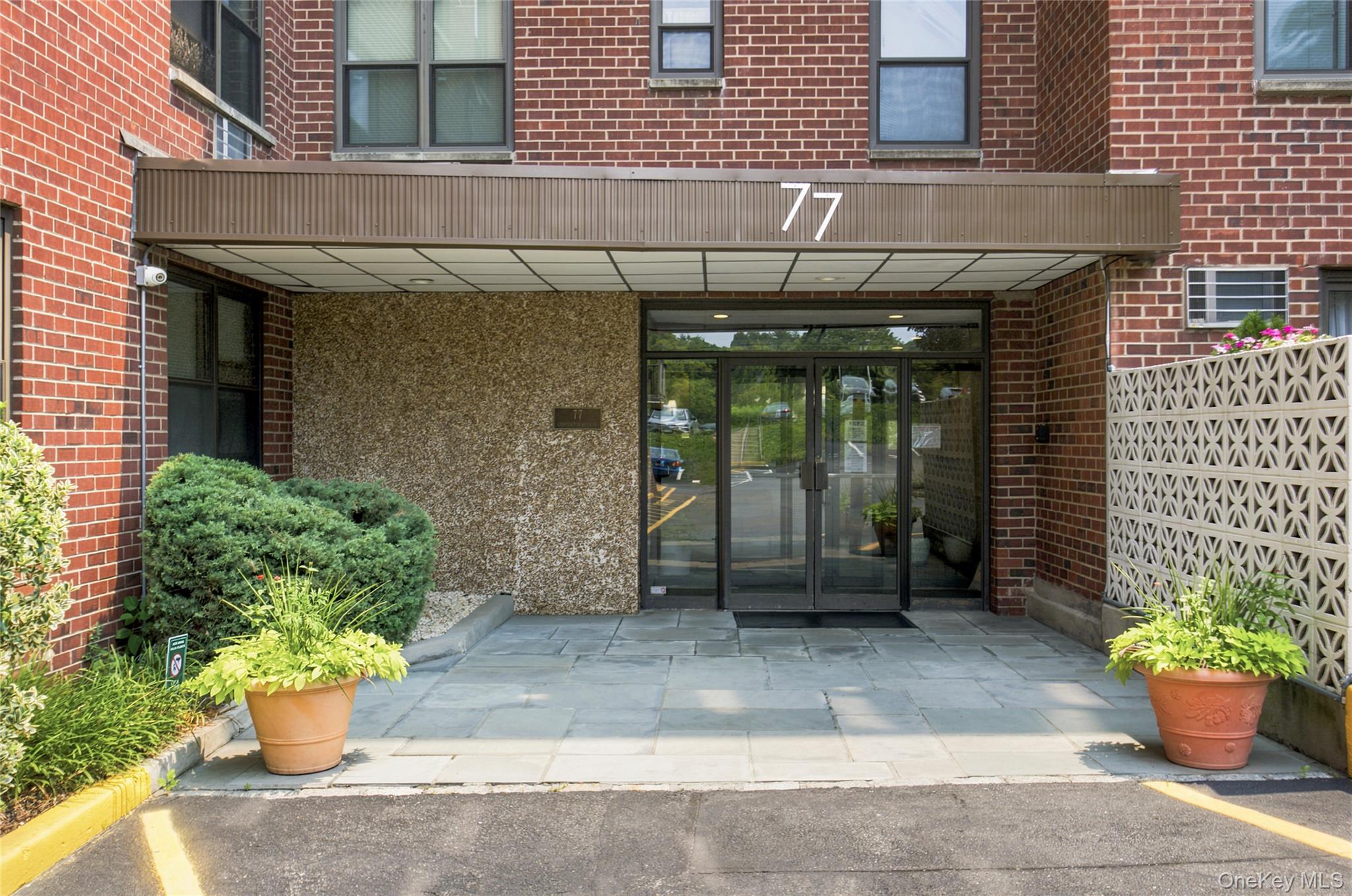 77 Carpenter Avenue, Unit 3B photo 4