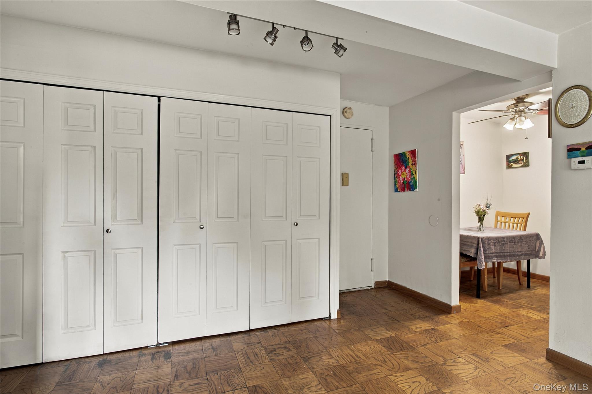 77 Carpenter Avenue, Unit 3B photo 6