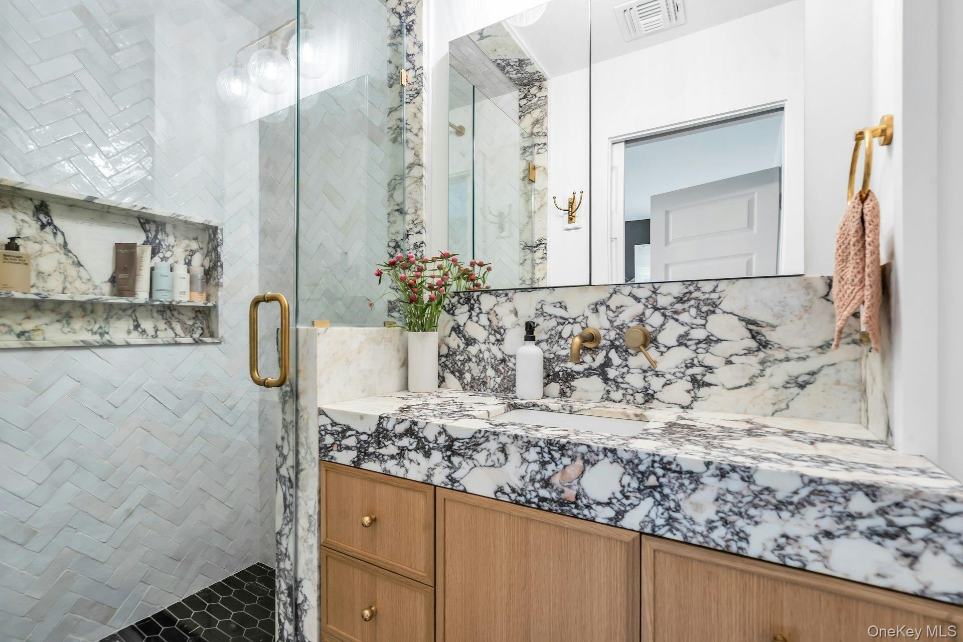 2705 W Creek Avenue – For Rent photo 14