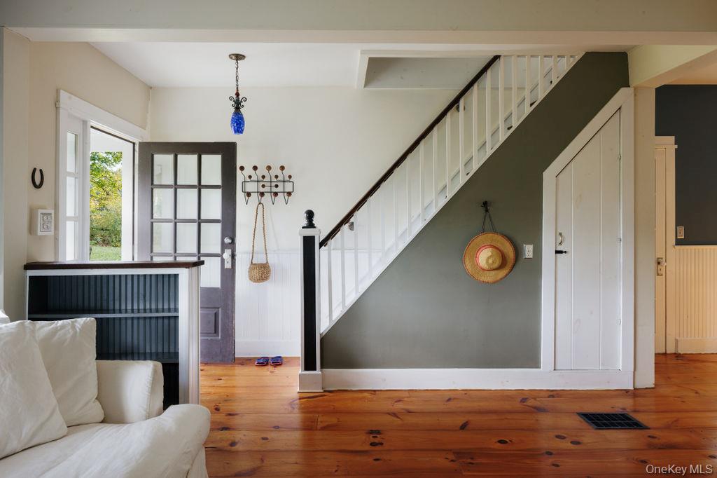 215 Moore Road – For Rent photo 5