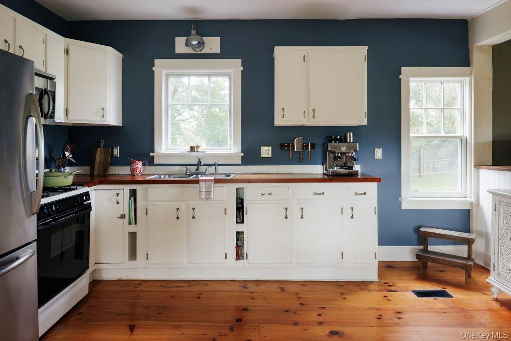 215 Moore Road – For Rent photo 10