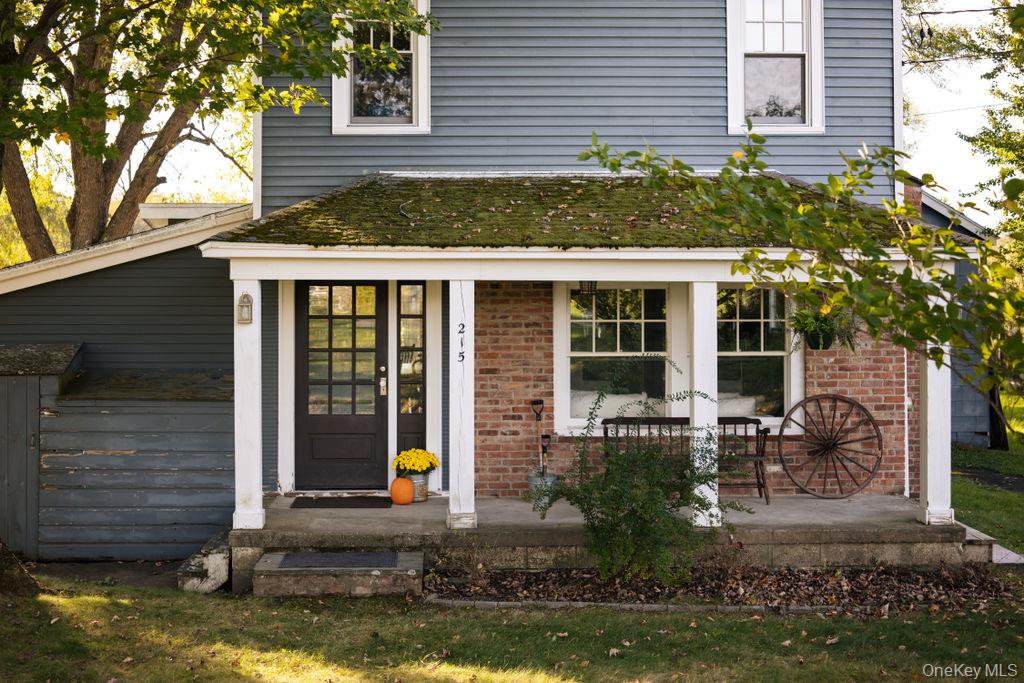 215 Moore Road – For Rent photo 3