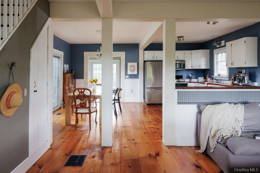 215 Moore Road – For Rent photo 8