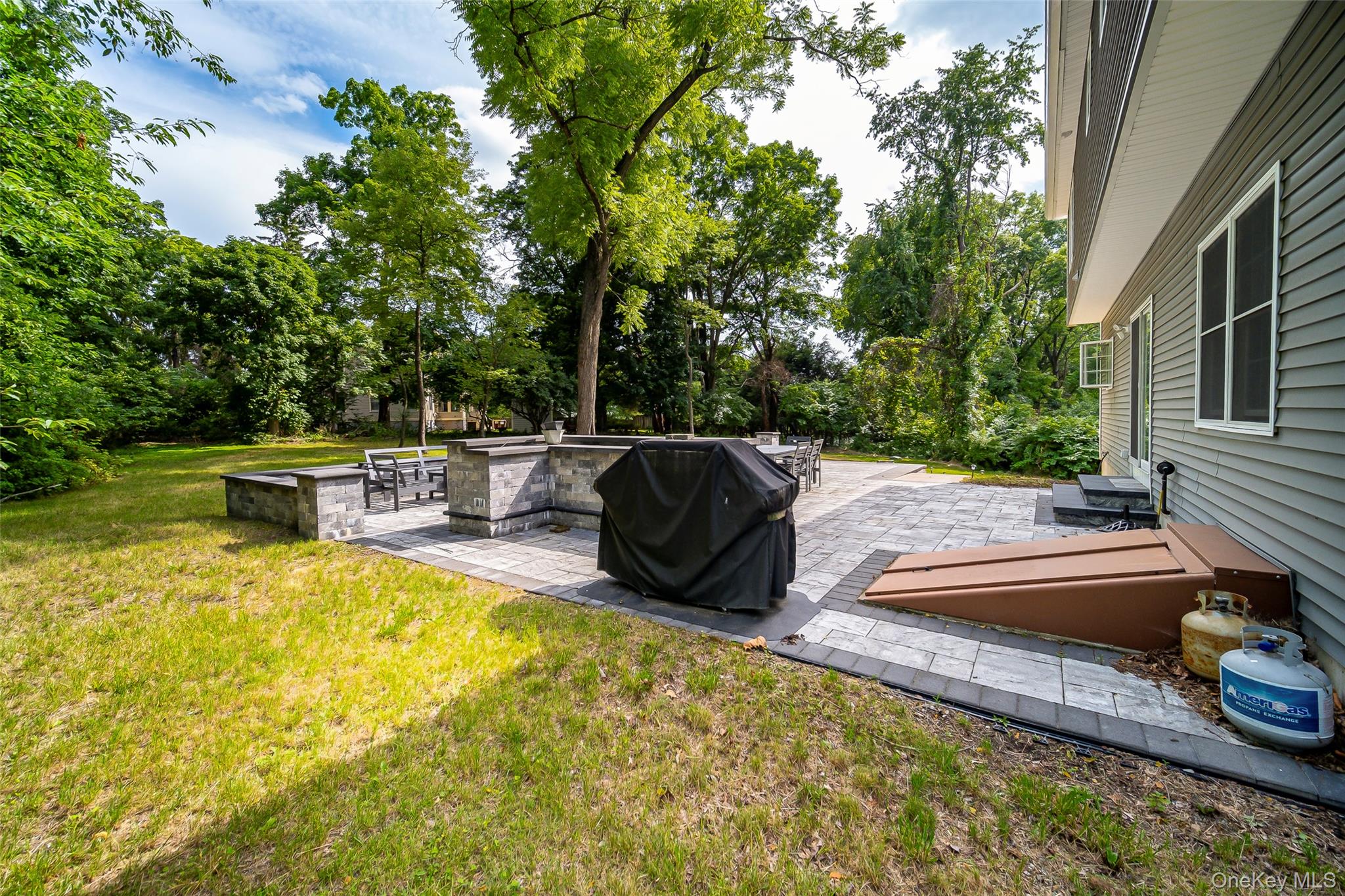 2 Atwood Lane – For Sale photo 32