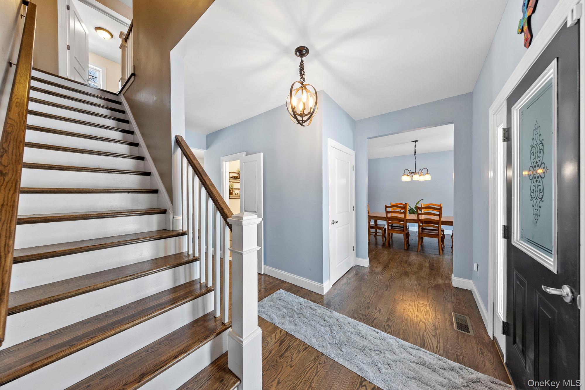 2 Atwood Lane – For Sale photo 3