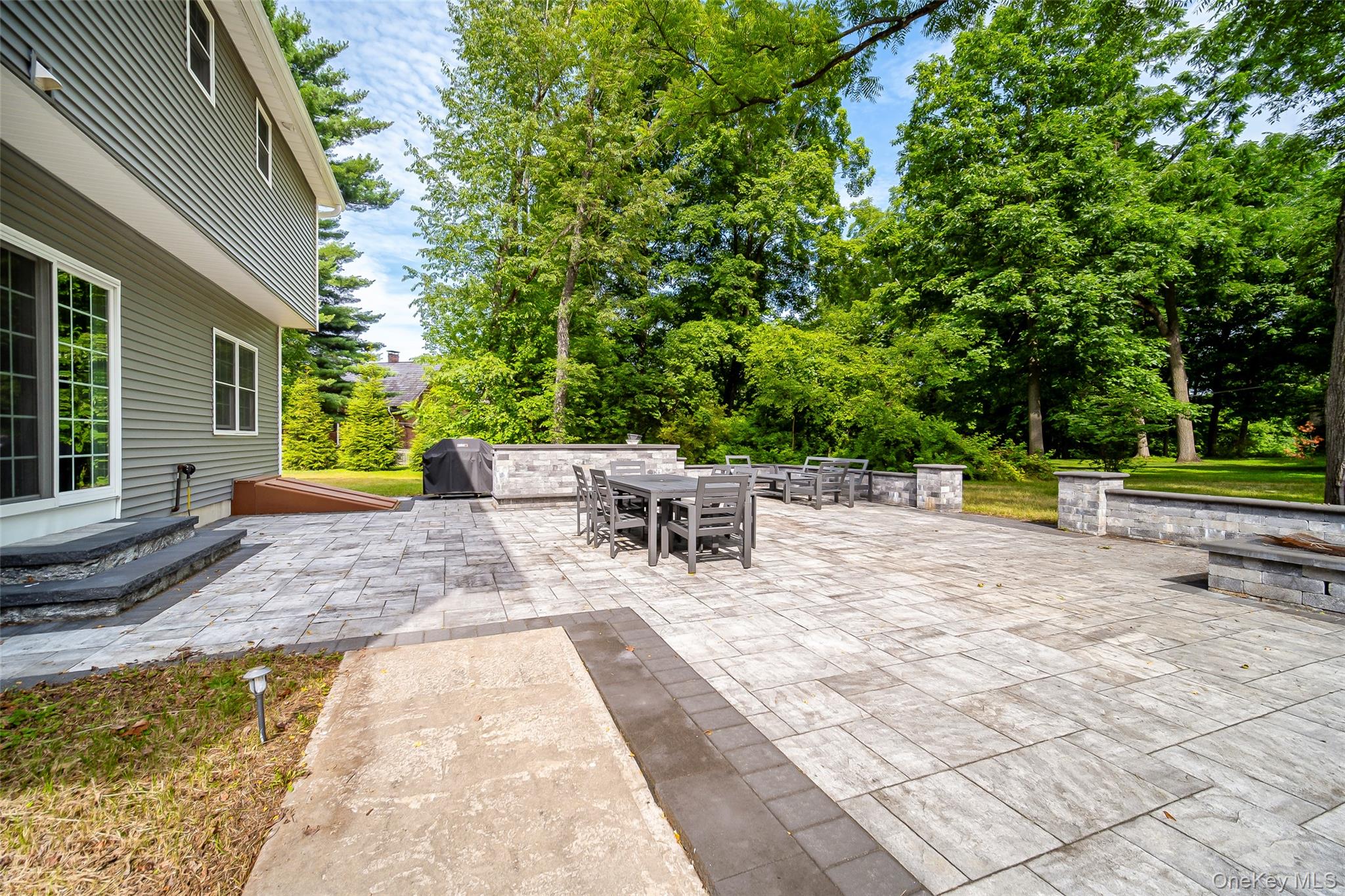 2 Atwood Lane – For Sale photo 29