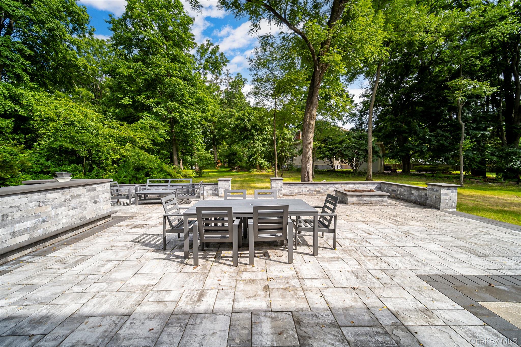 2 Atwood Lane – For Sale photo 30