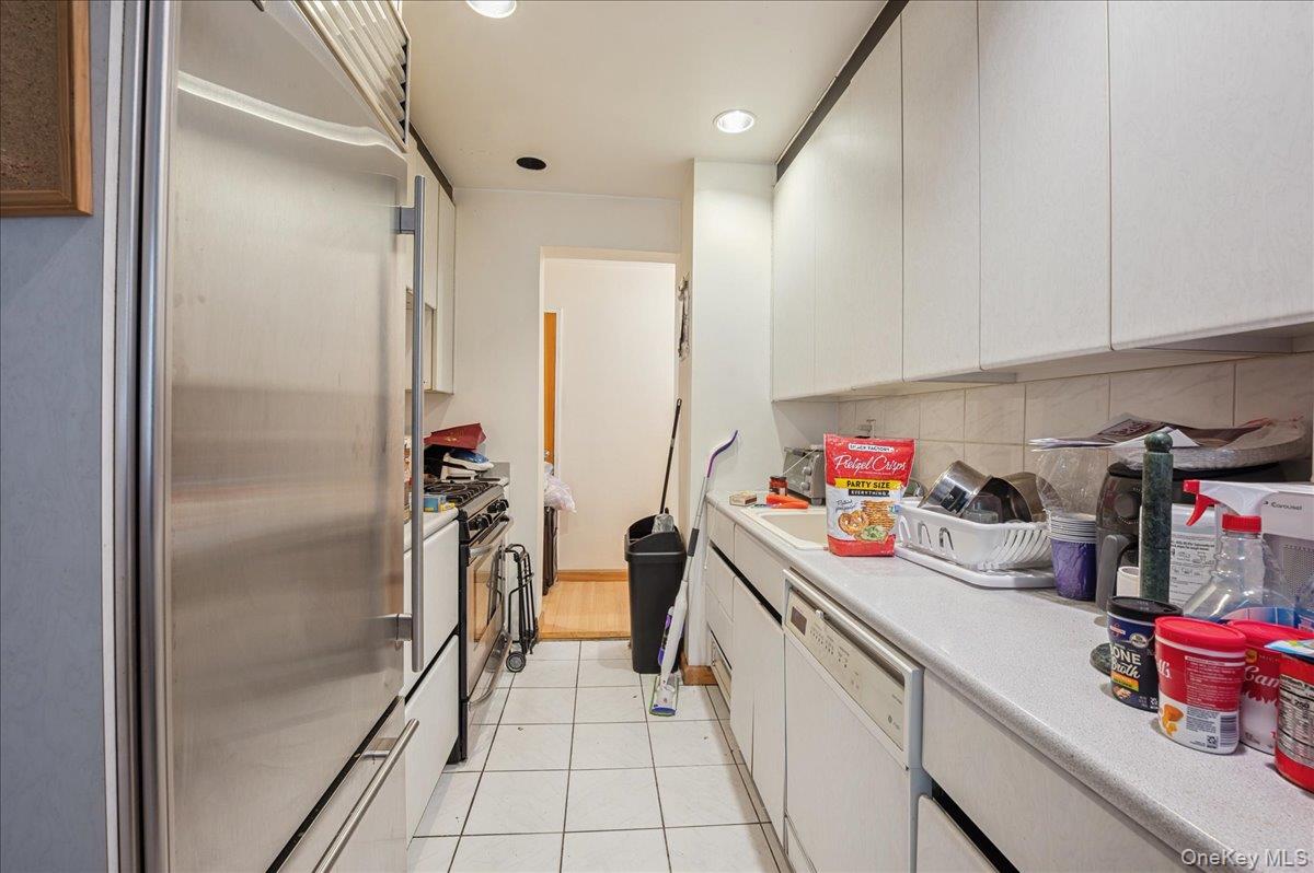 1130 Stadium Avenue, Unit 1J photo 2