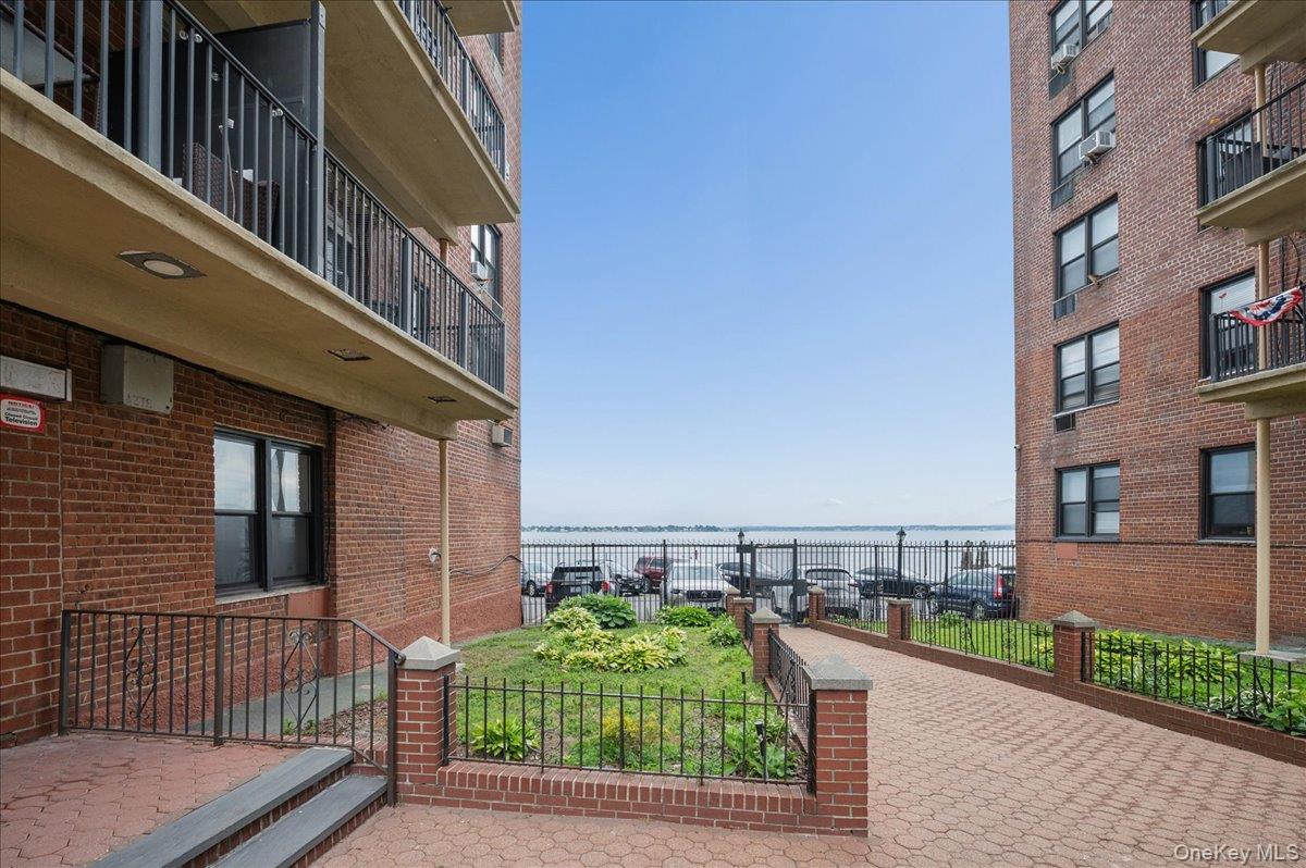 1130 Stadium Avenue, Unit 1J