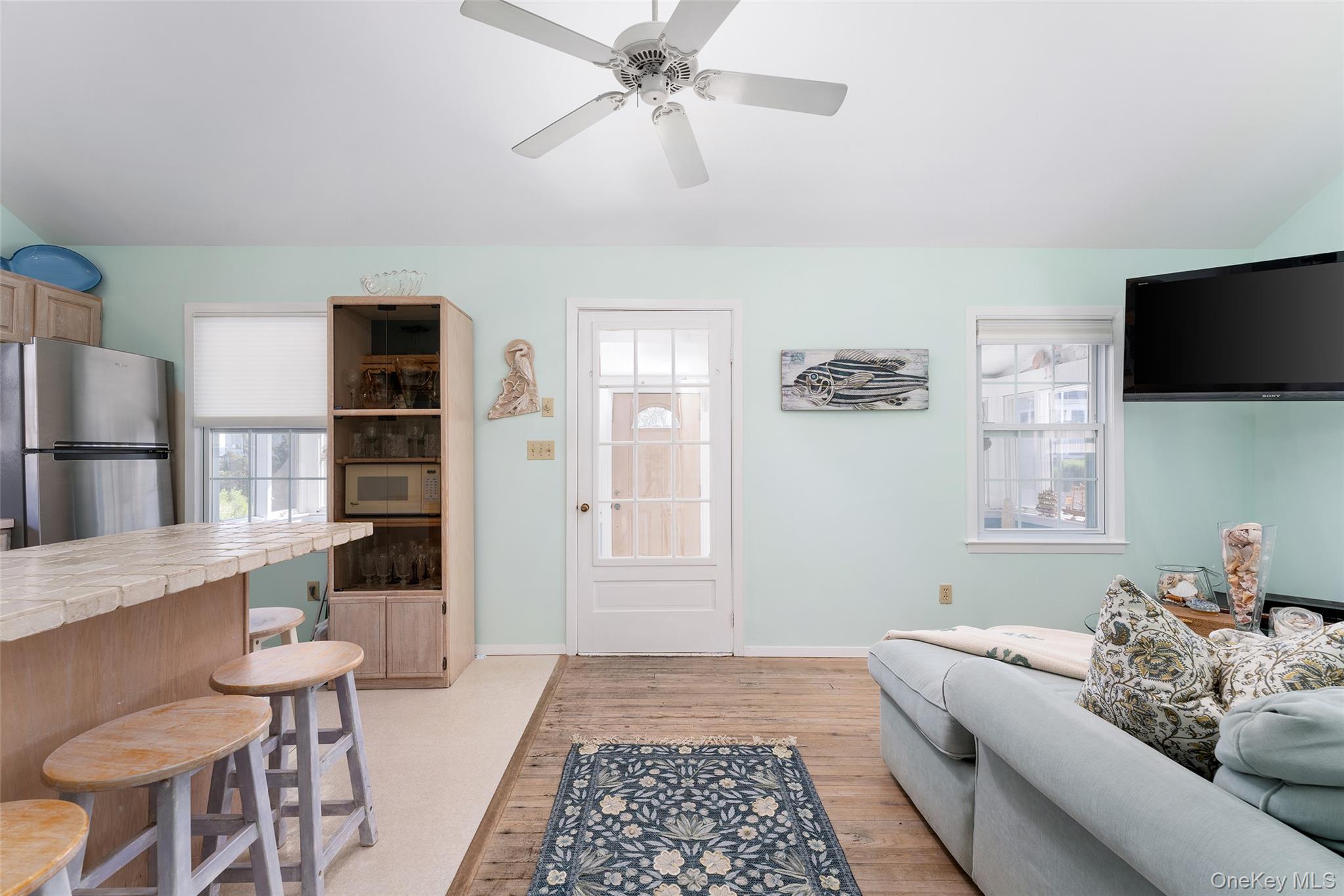 18 Beach – For Sale photo 7