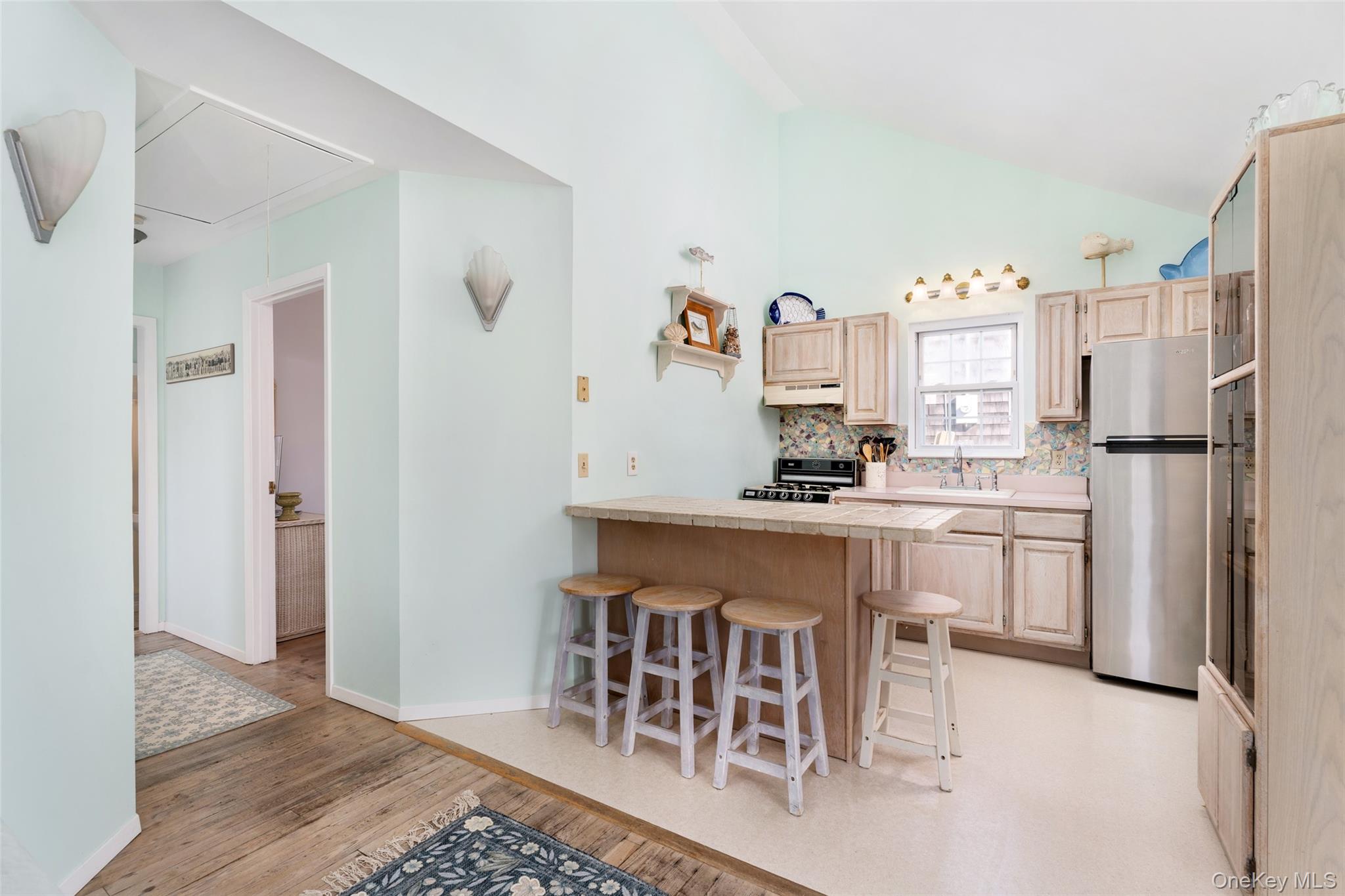 18 Beach – For Sale photo 8