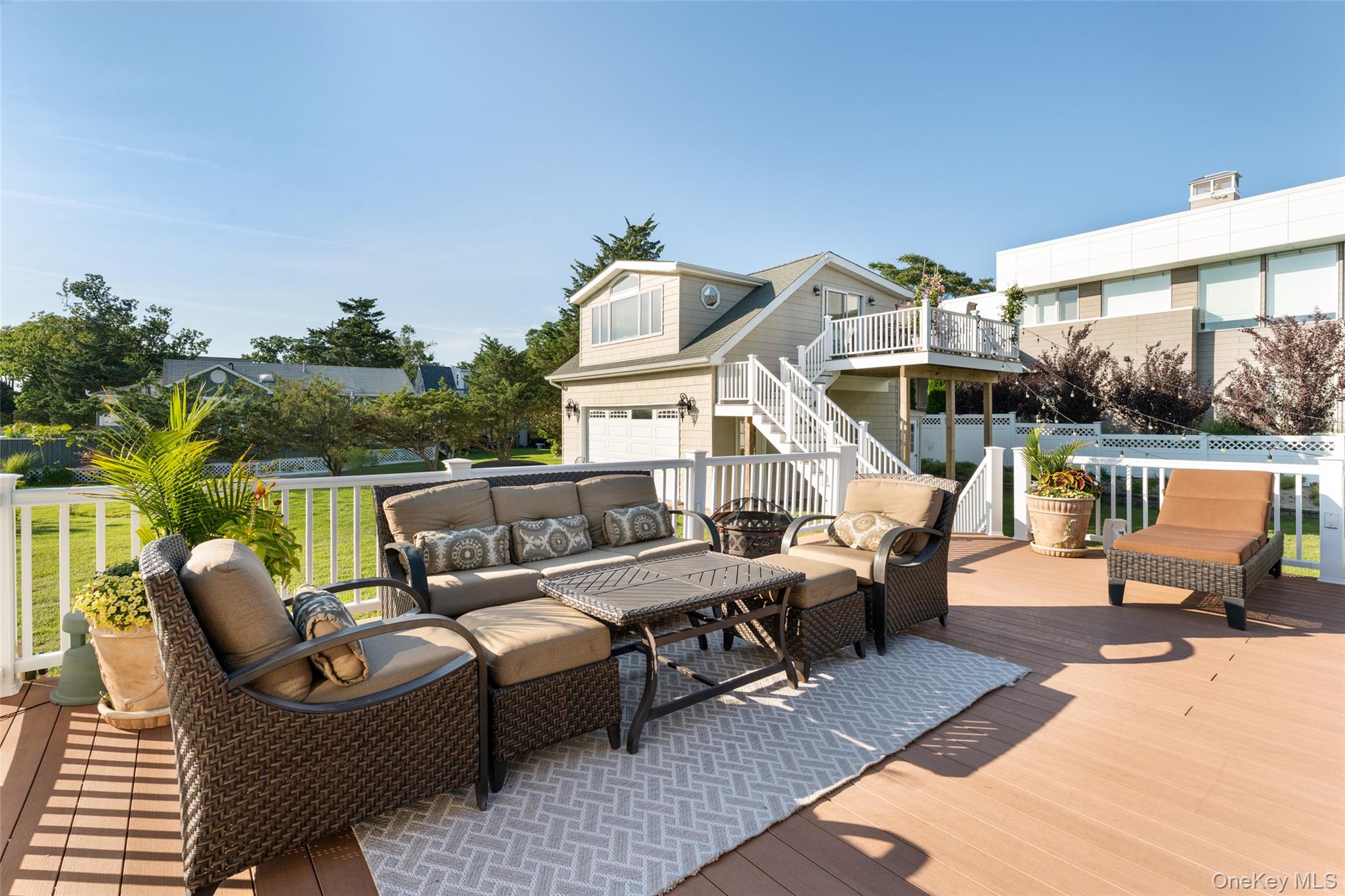 18 Beach – For Sale photo 23